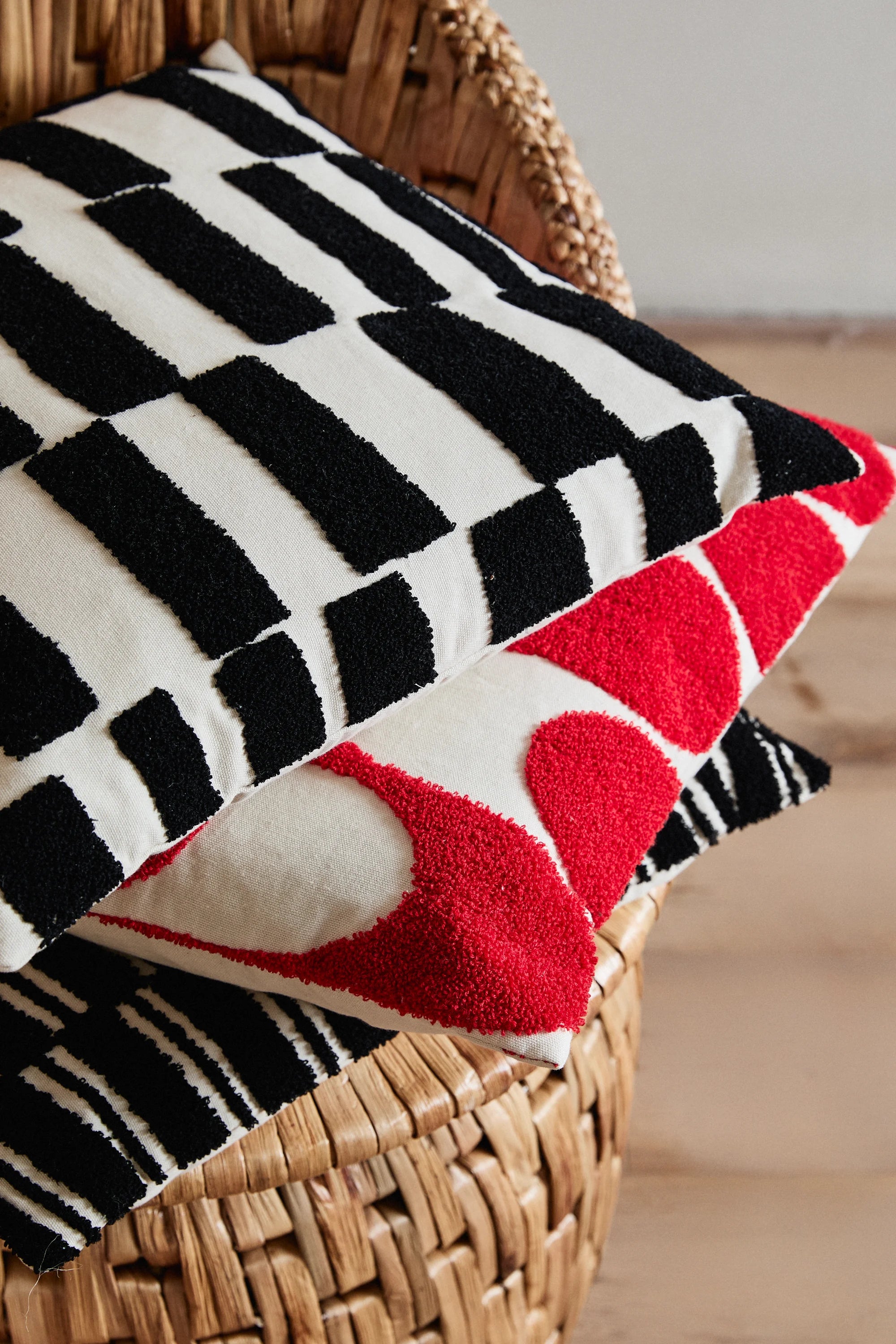 Furud Throw Pillow