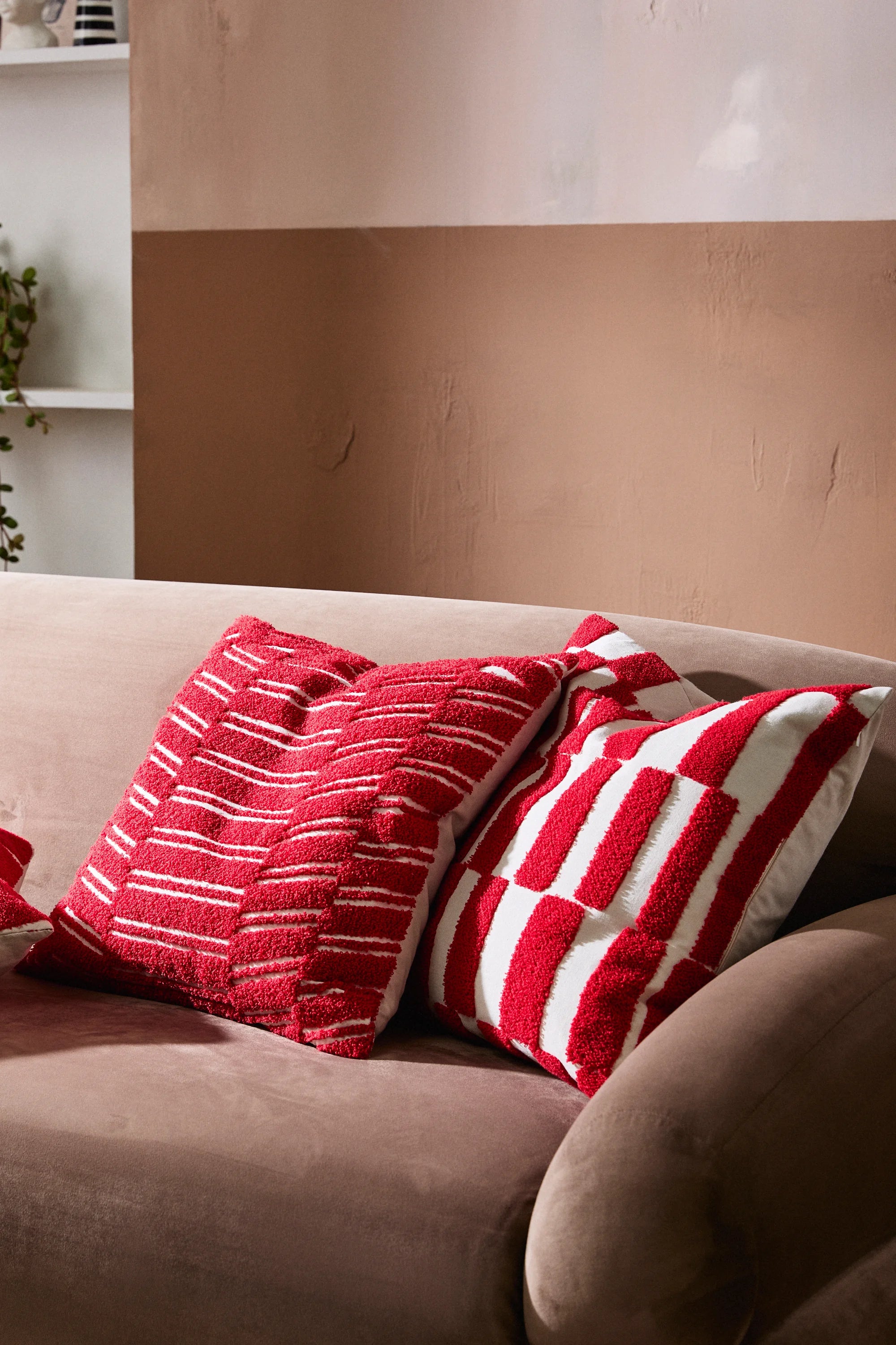 Furud Throw Pillow