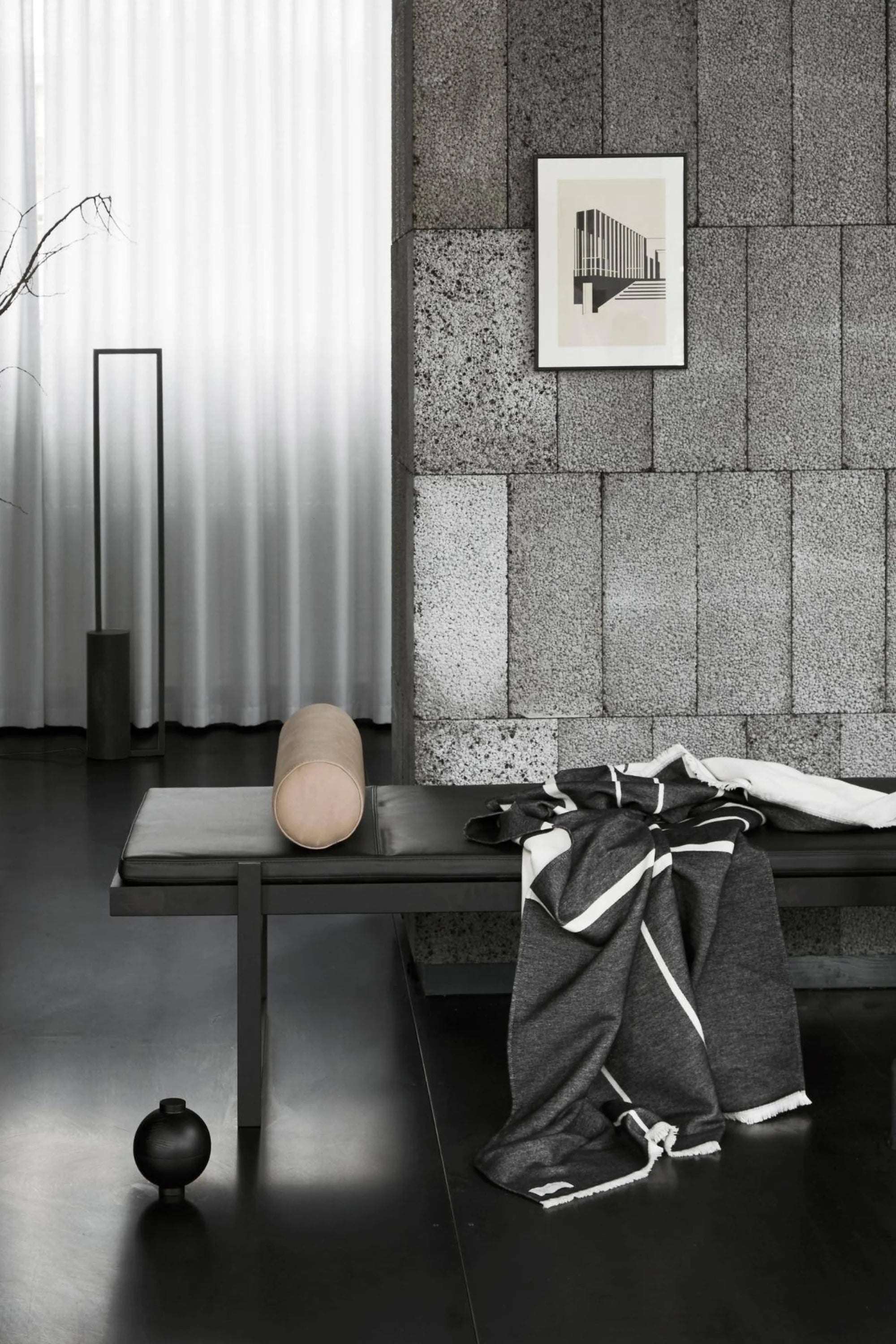 Minimal Daybed - Black & White