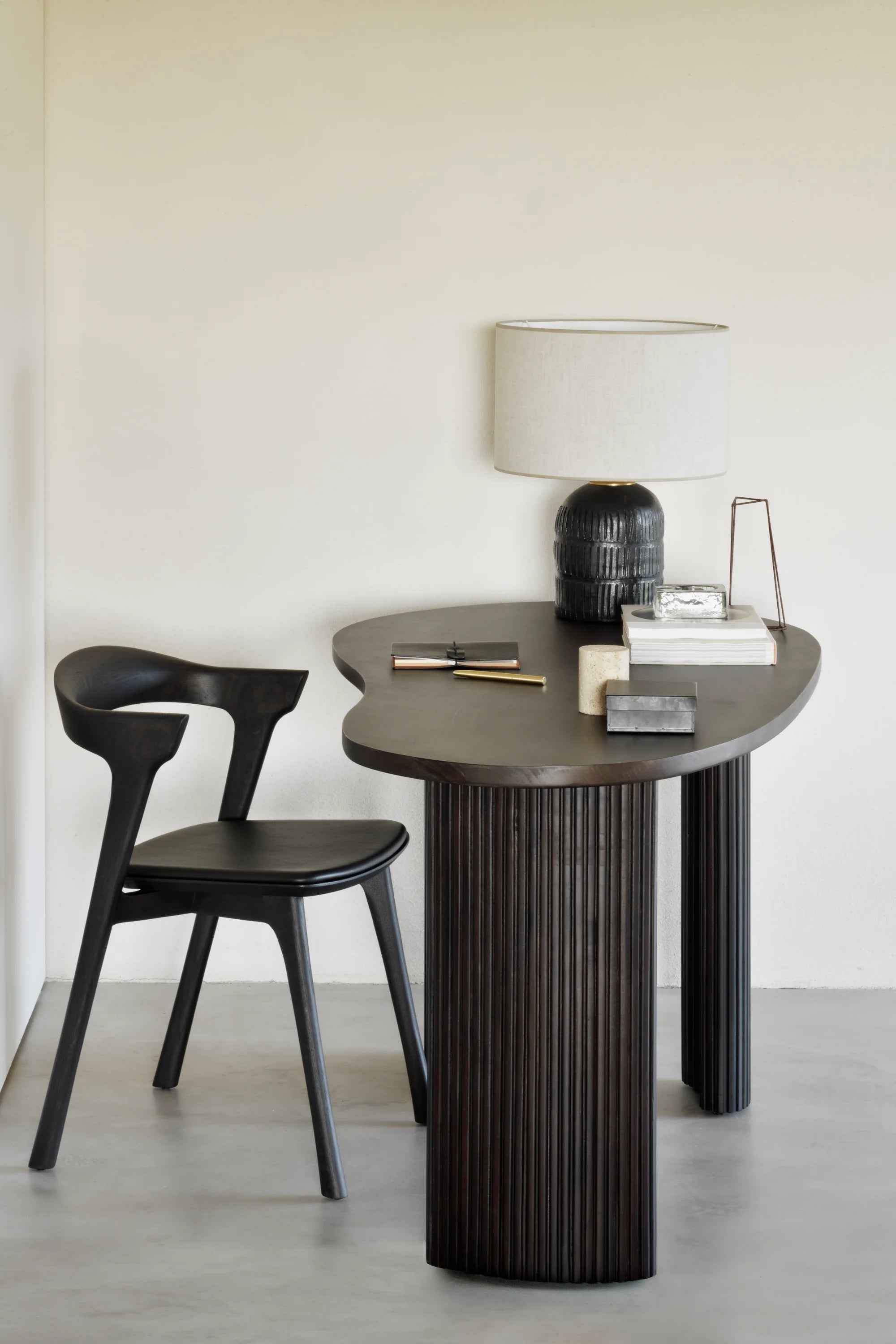 Boomerang Desk