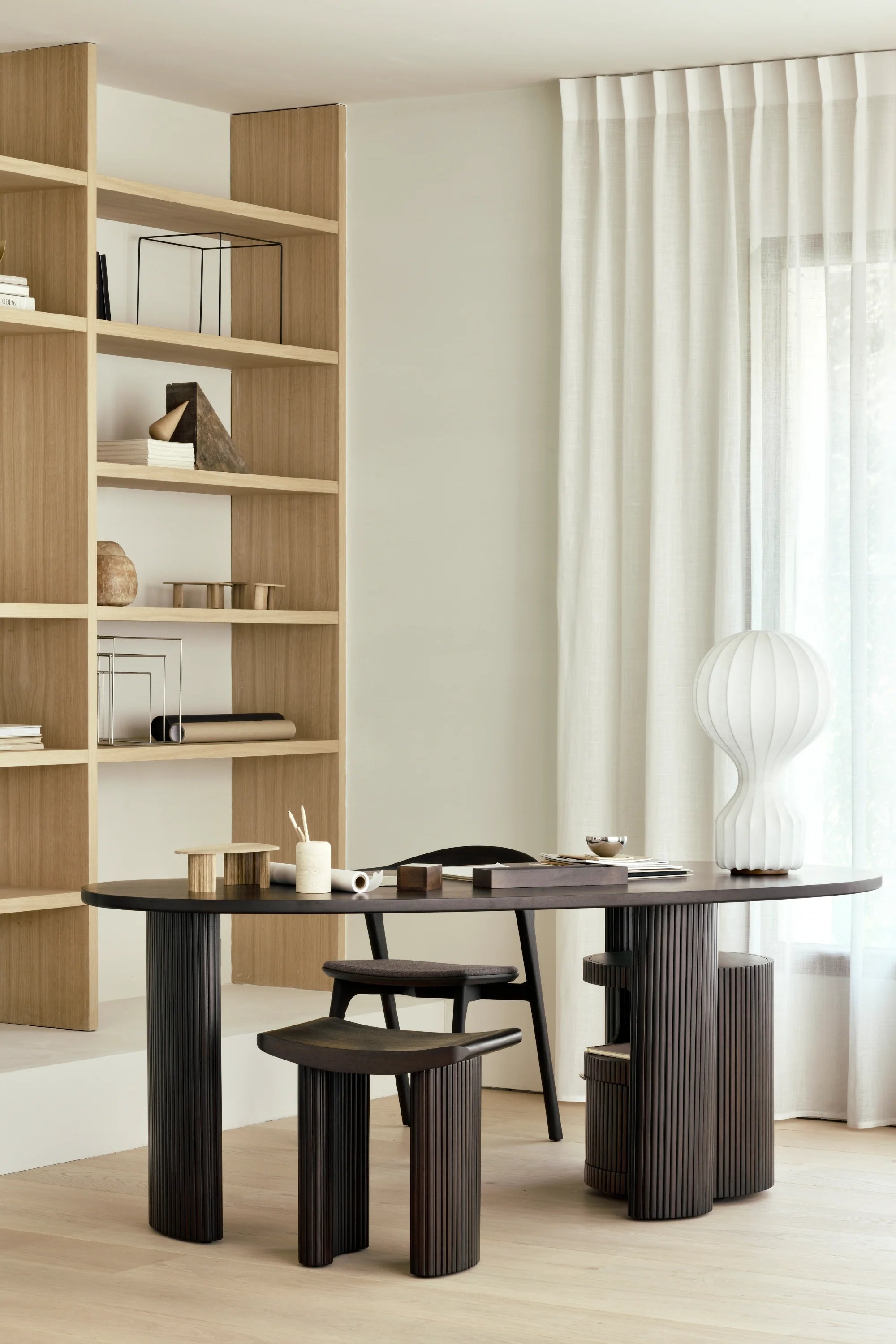 Boomerang Desk