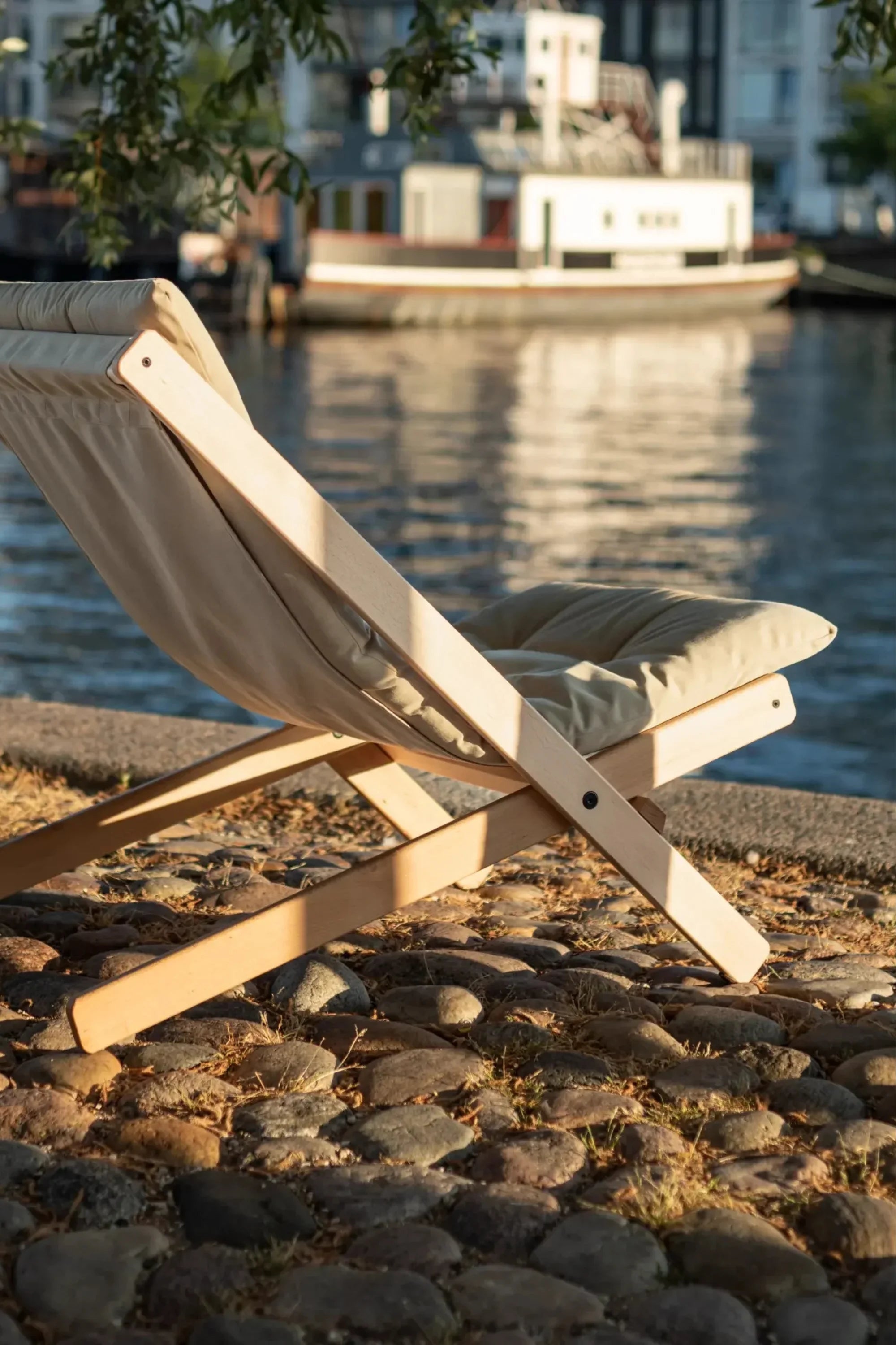 Outdoor Boogie Futon Chair