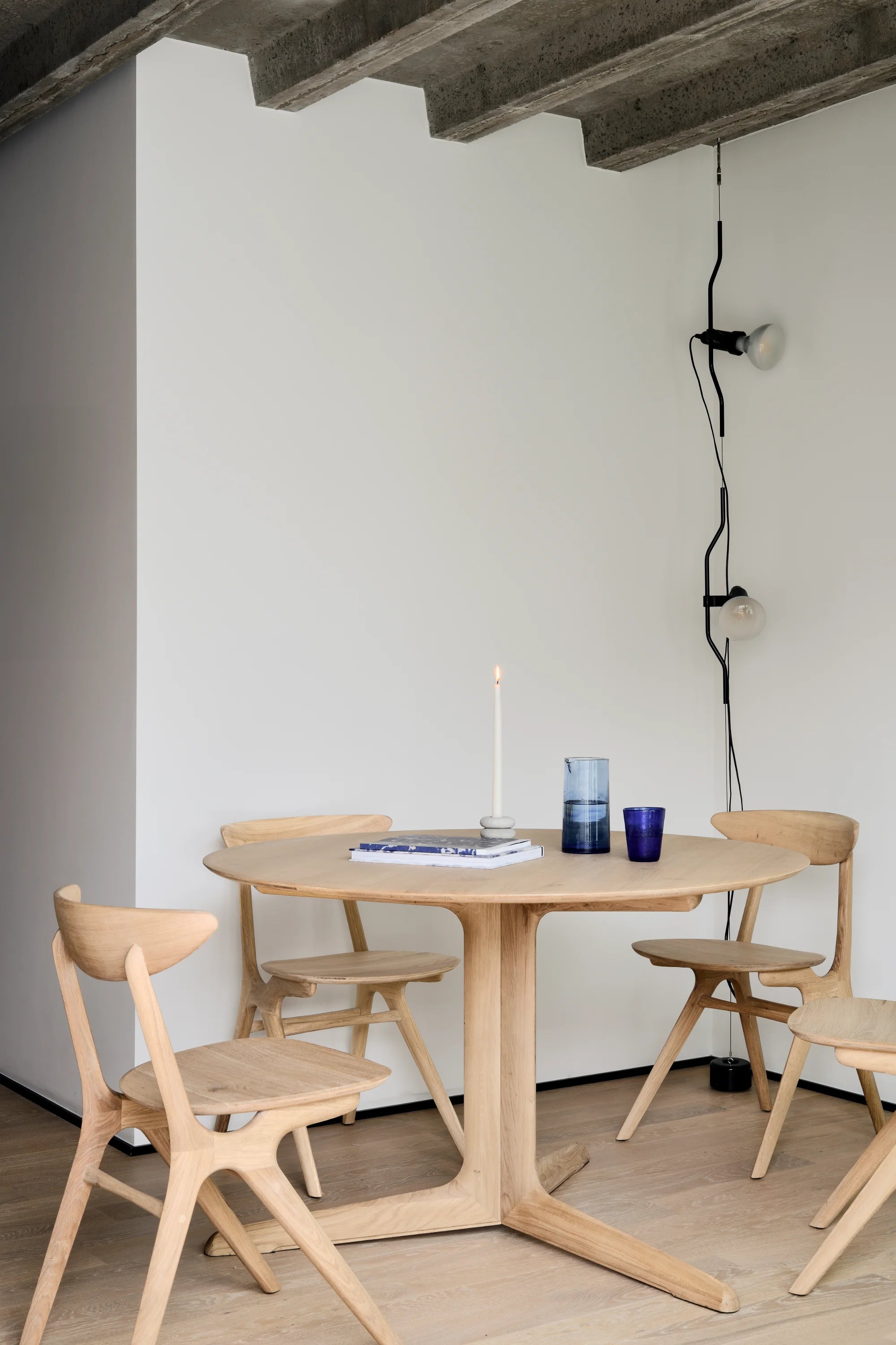 Corto Dining Table