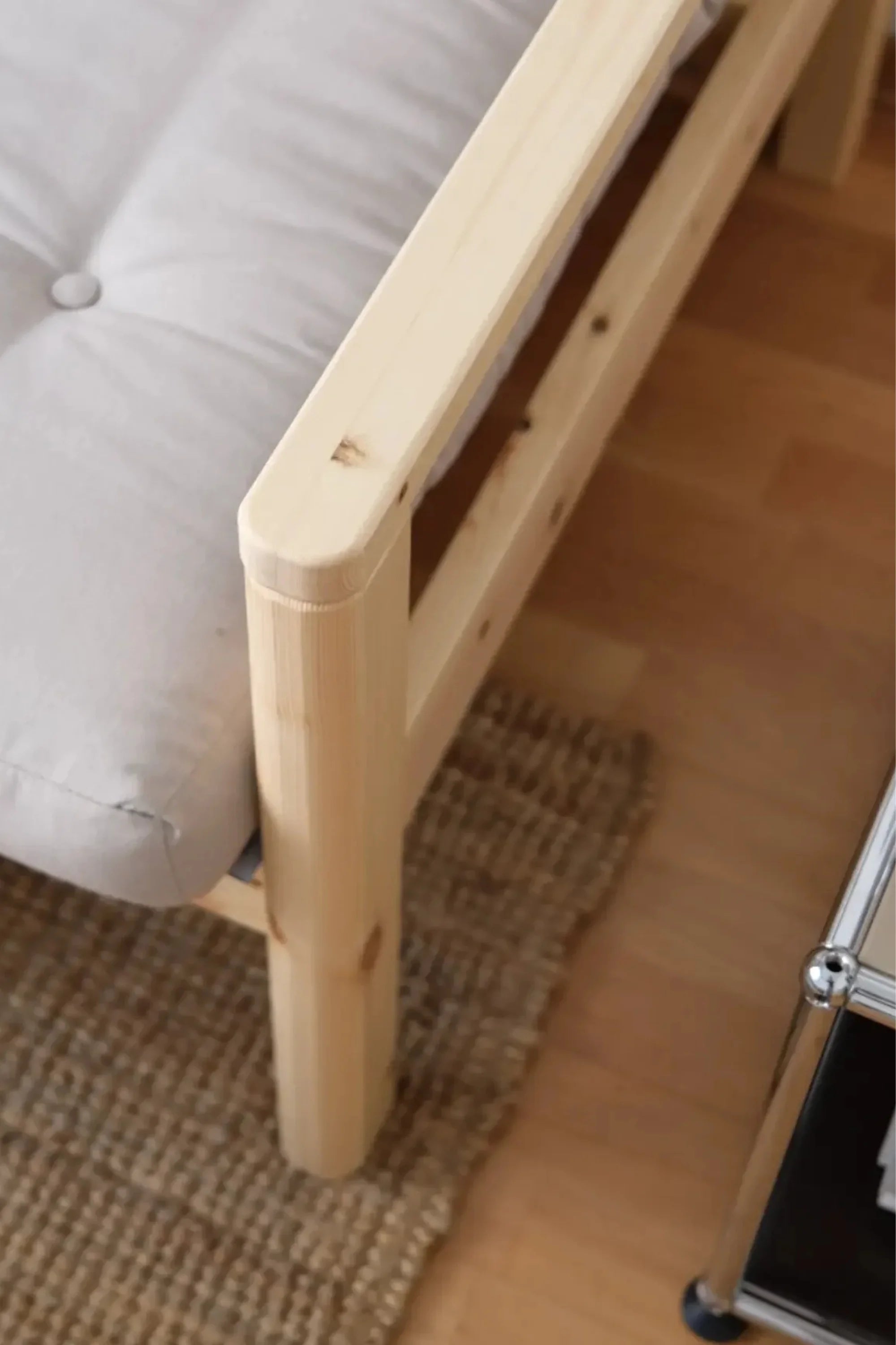 Knob Sofa Bed