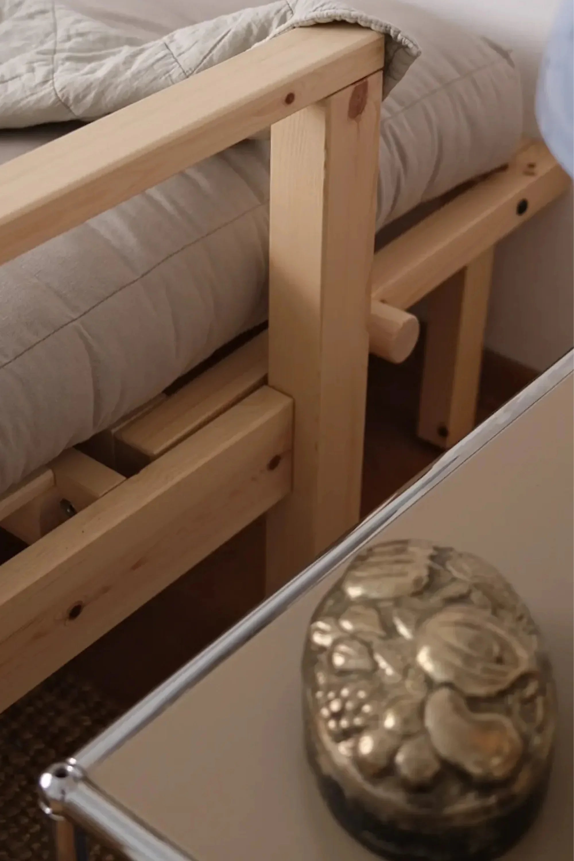 Knob Sofa Bed
