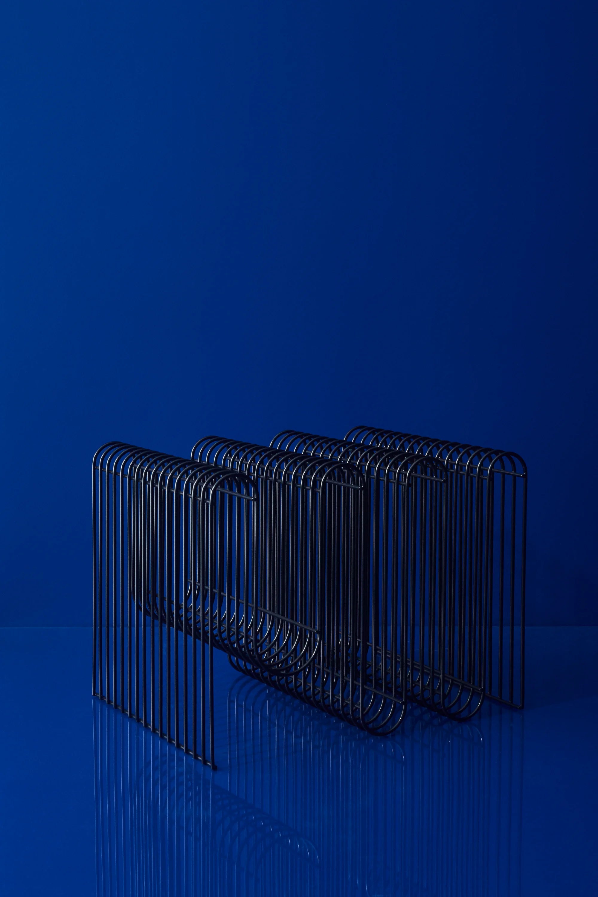 Curva Magazine Holder