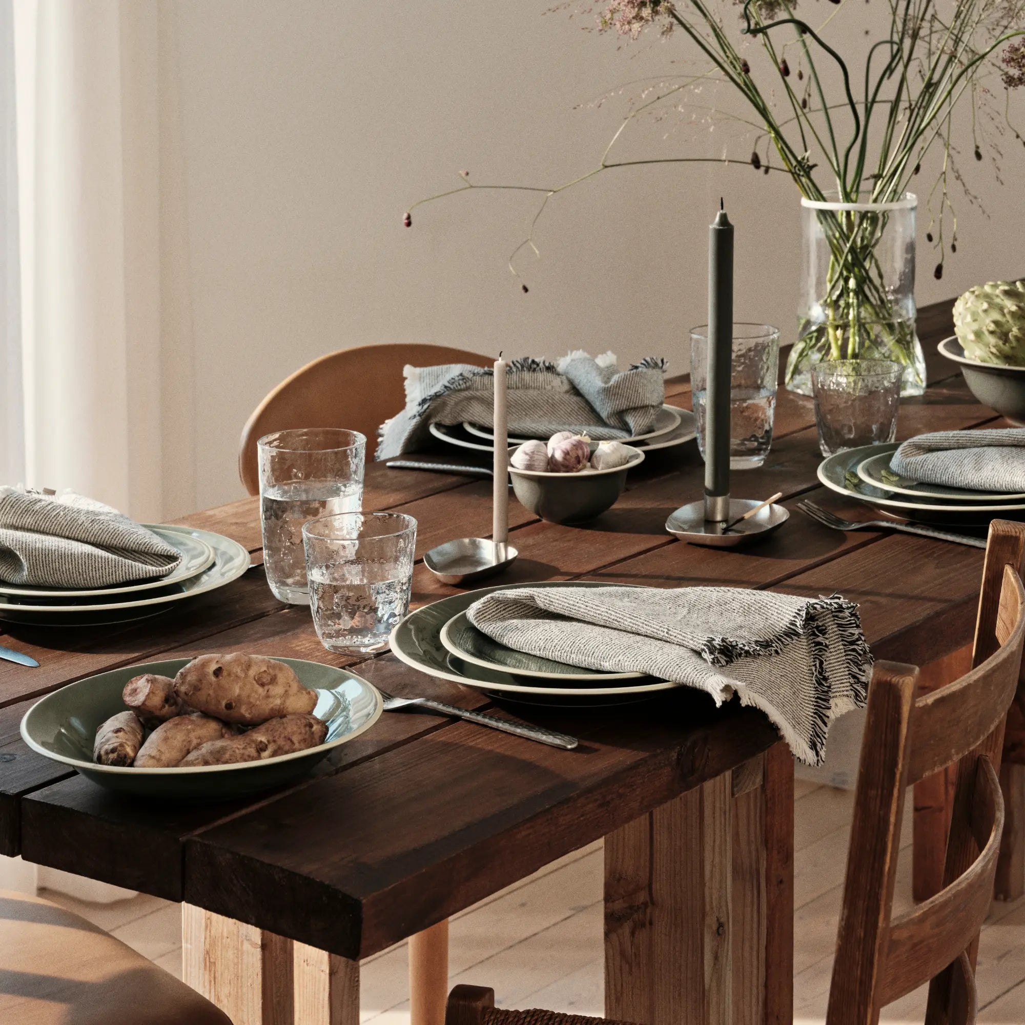 Taverna Dinner Set for 4 featuring durable stoneware construction