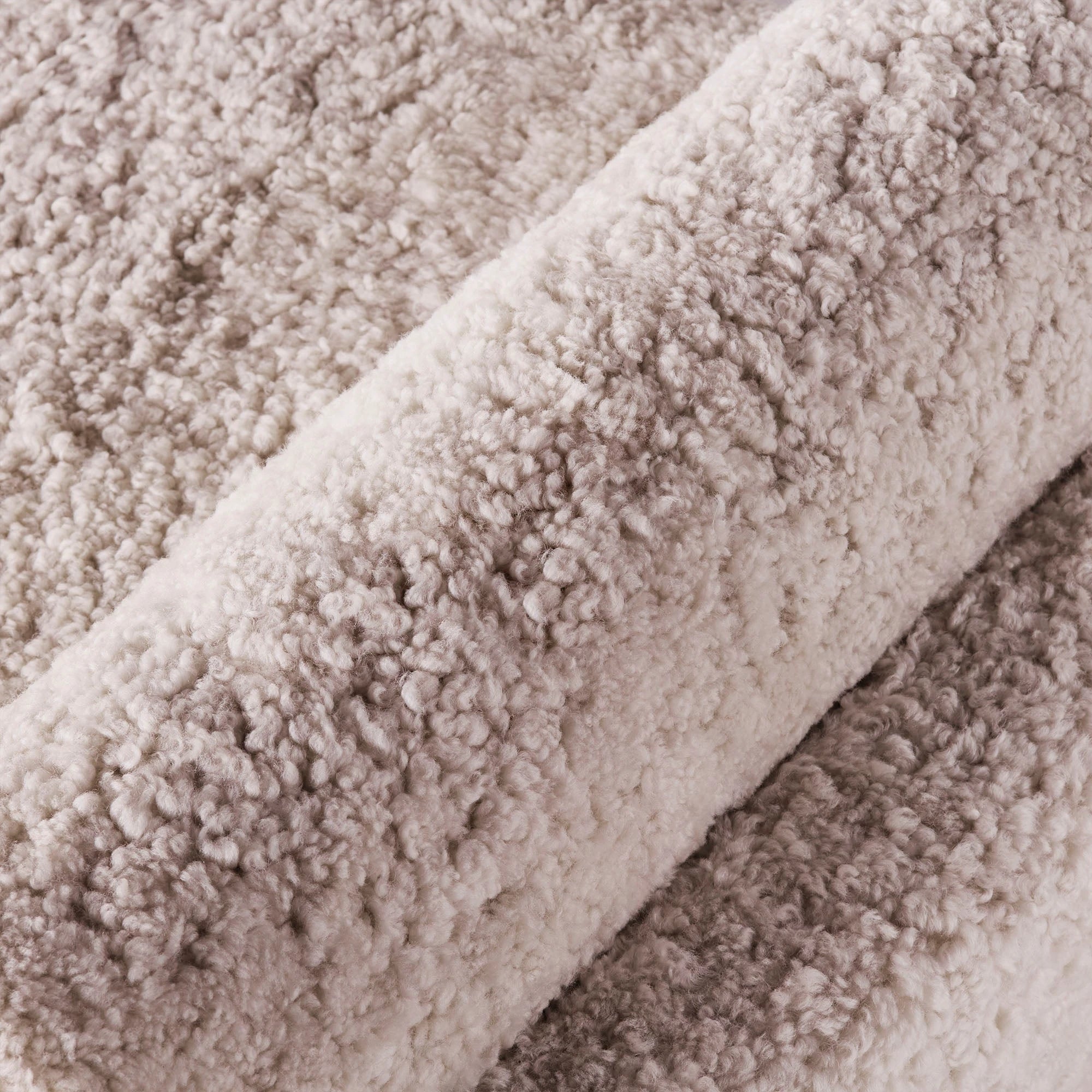 V Daybed - Sheepskin - THAT COOL LIVING