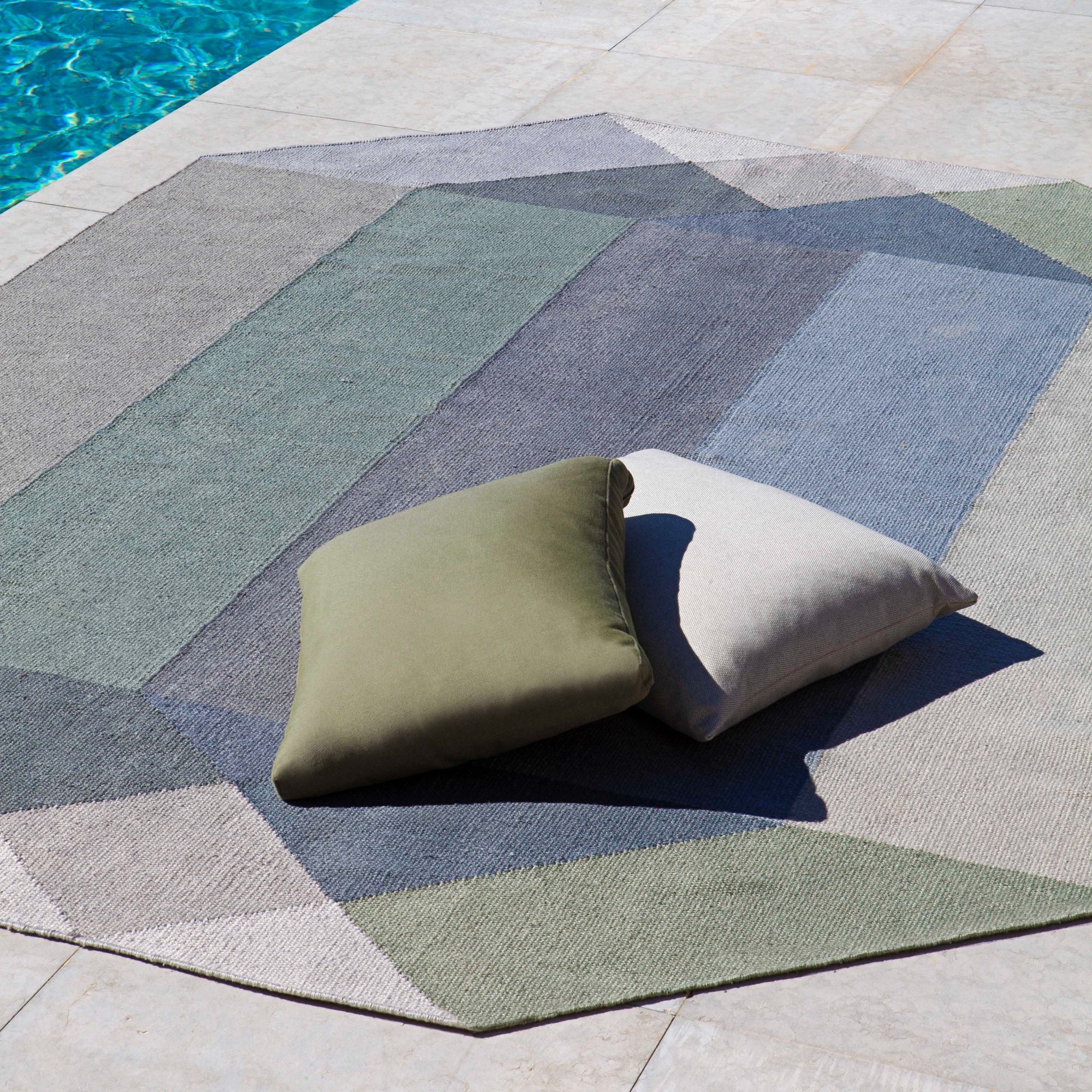 Diamond Outdoor Rug