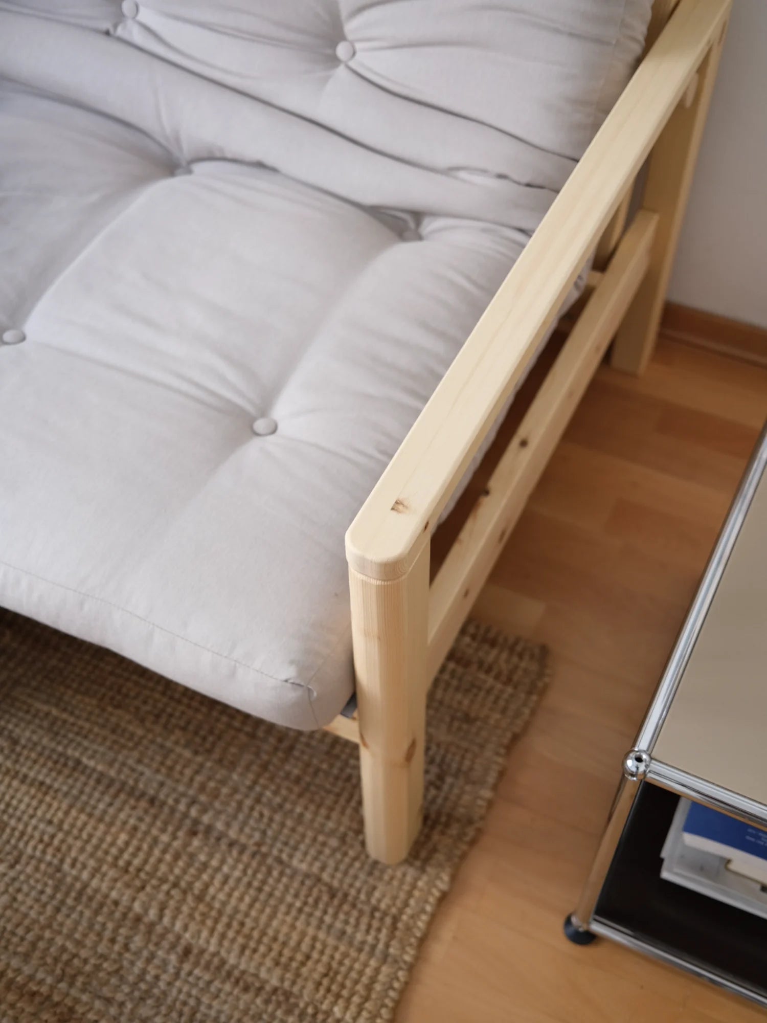 Knob Sofa Bed