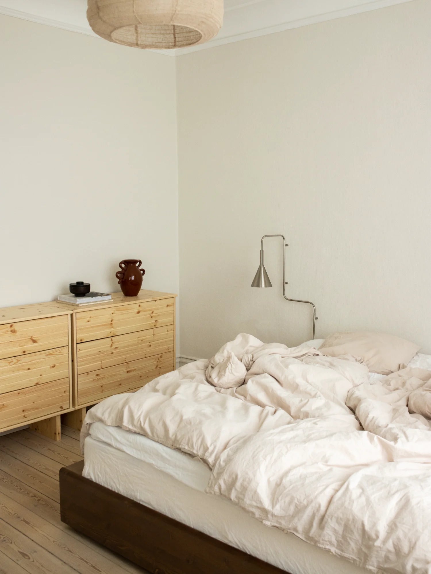 Kommo Dresser