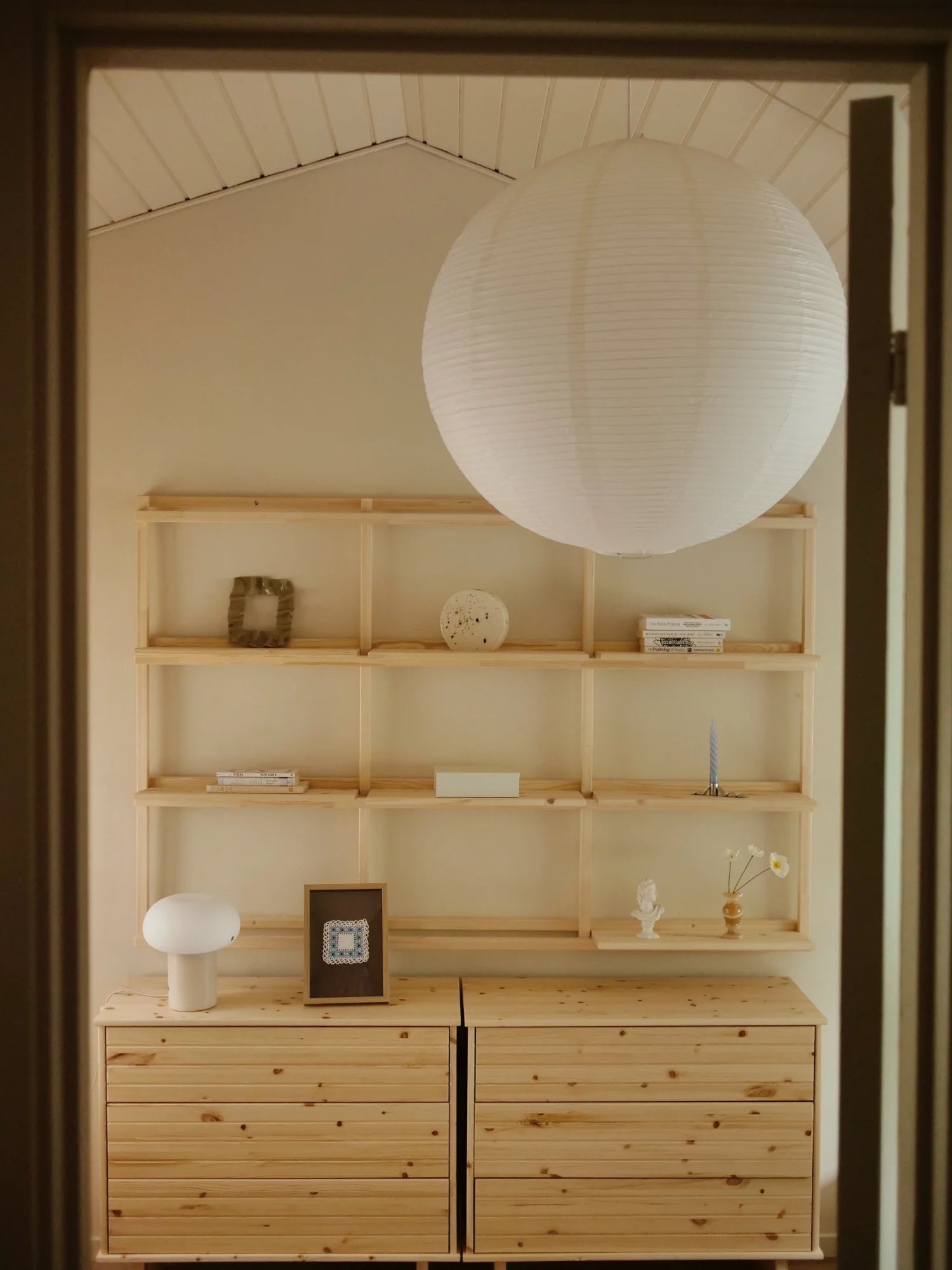 Kommo Dresser