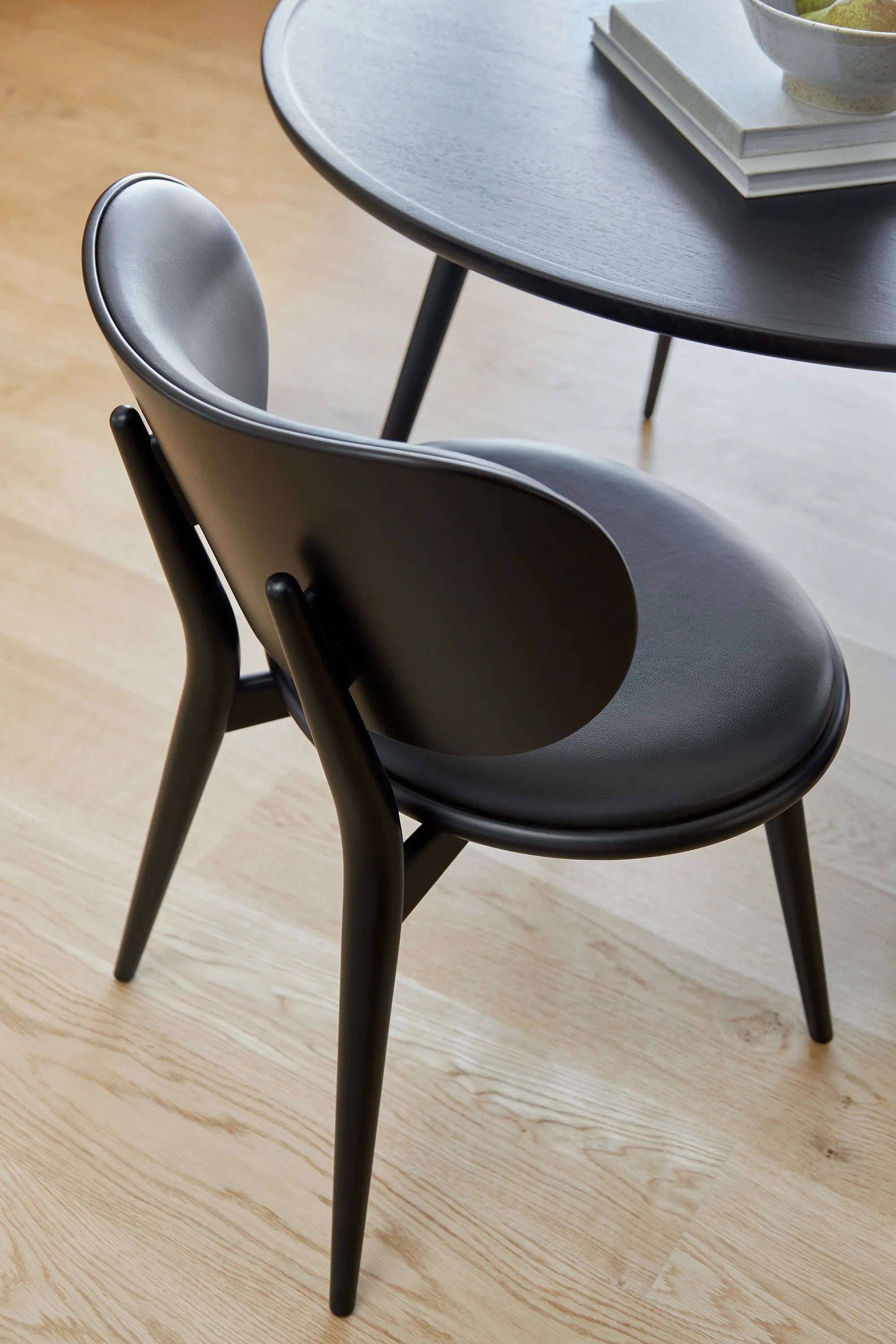 Accent Round Dining Table