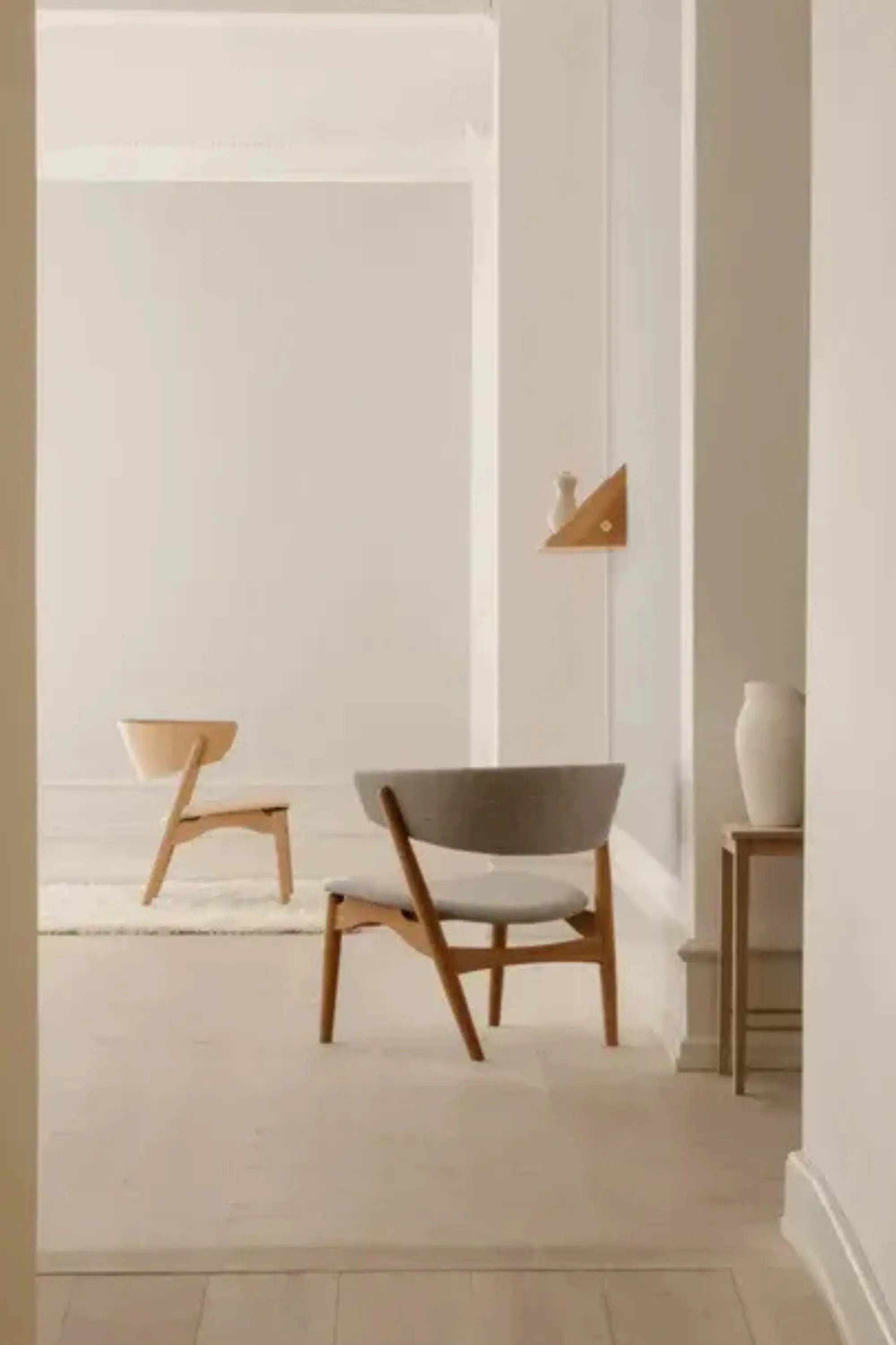 No. 7 Lounge Chair