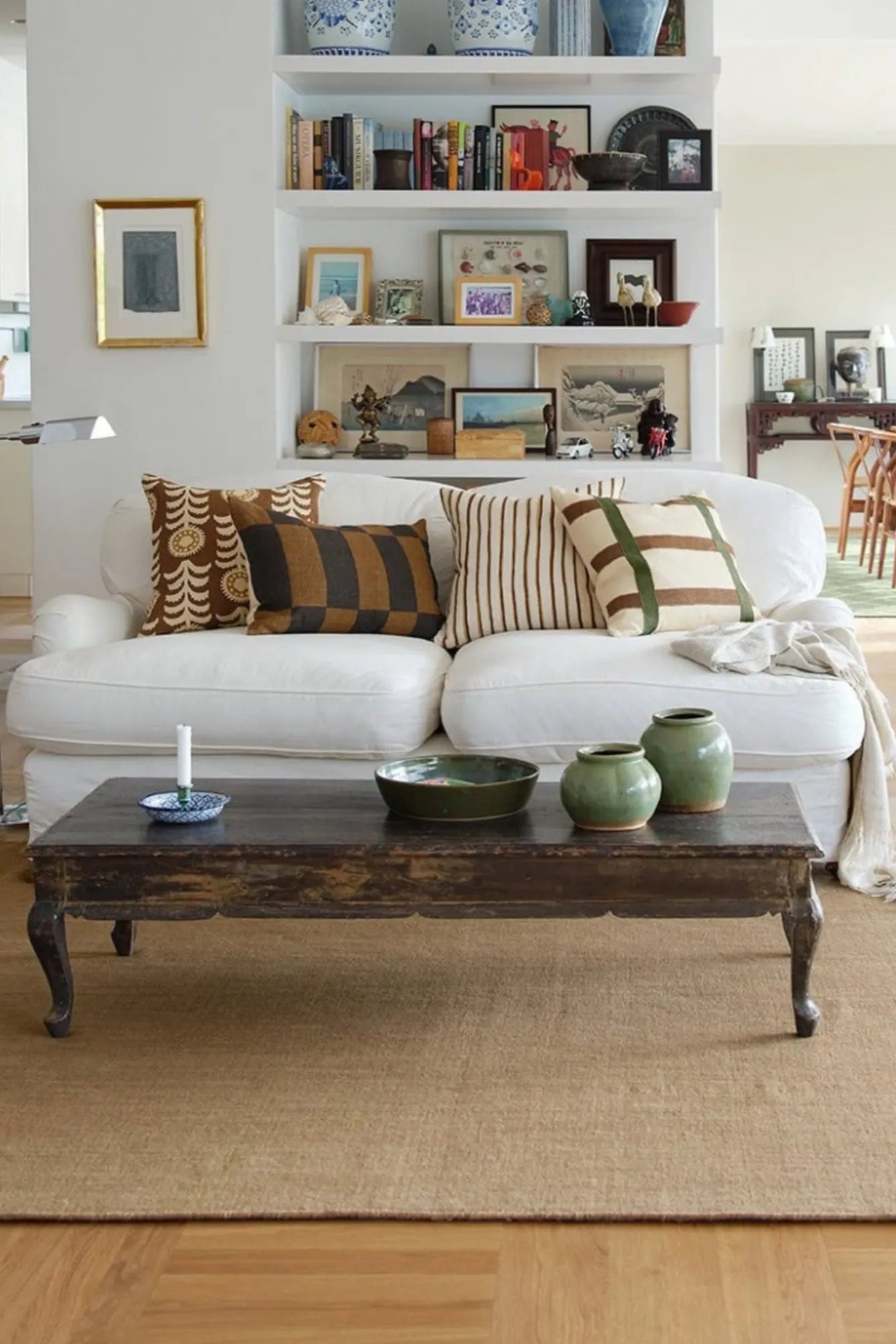 Stylish Nanda Wool Rug featuring a modern chevron pattern in black