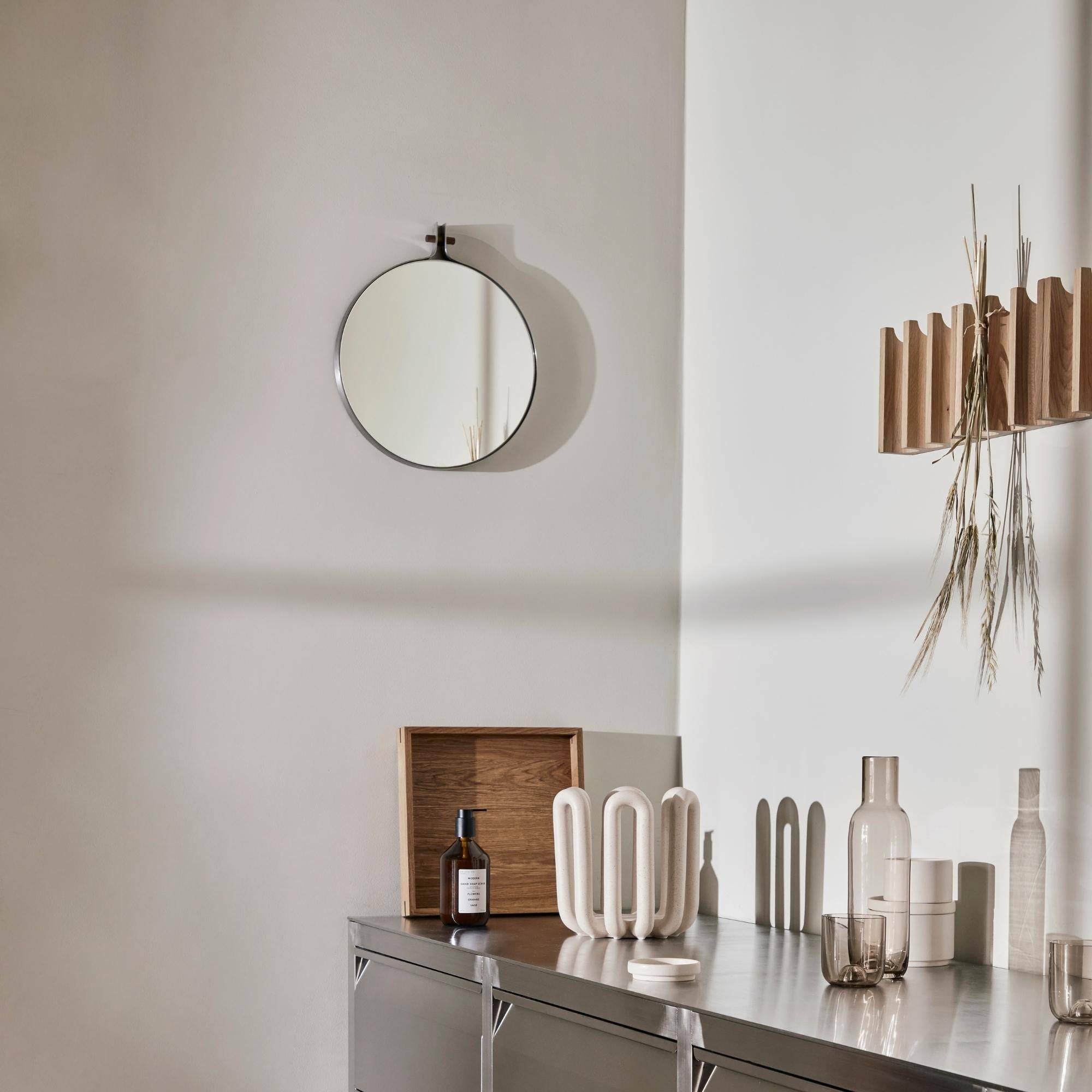 Dowel Mirror