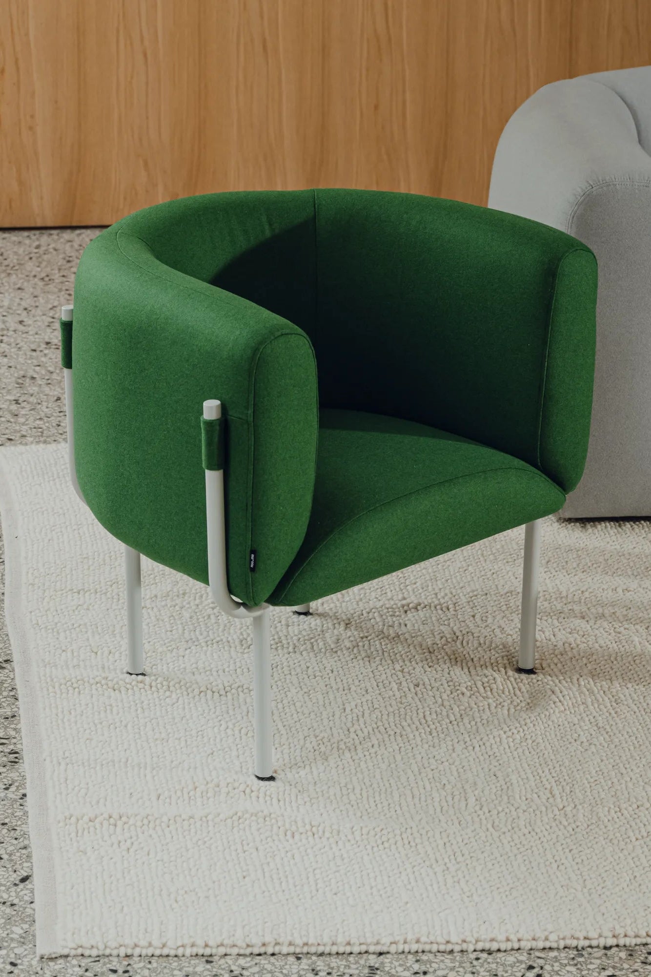 Small Ubi Armchair in pink leather with tufted backrest