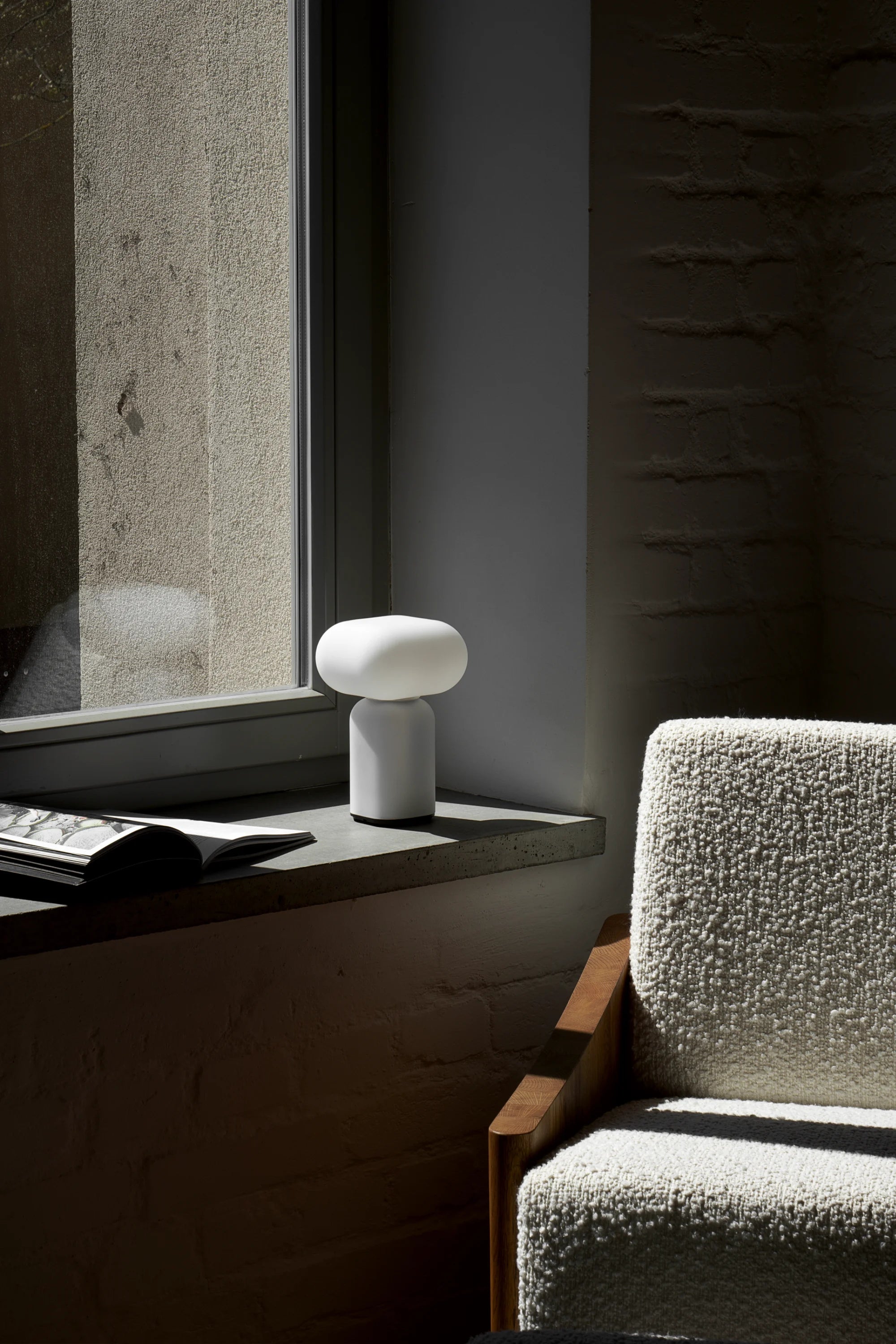Velis Portable Lamp