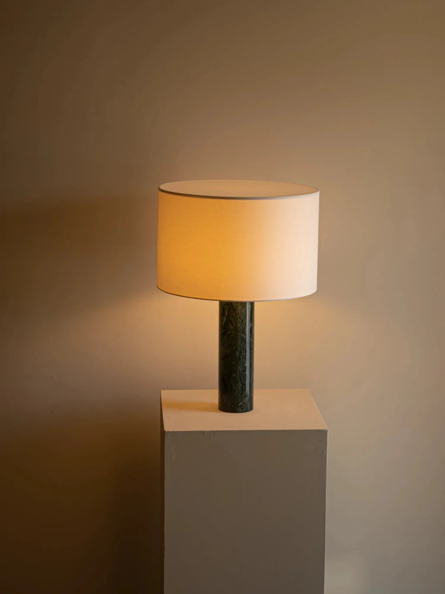 Pipo Table Lamp