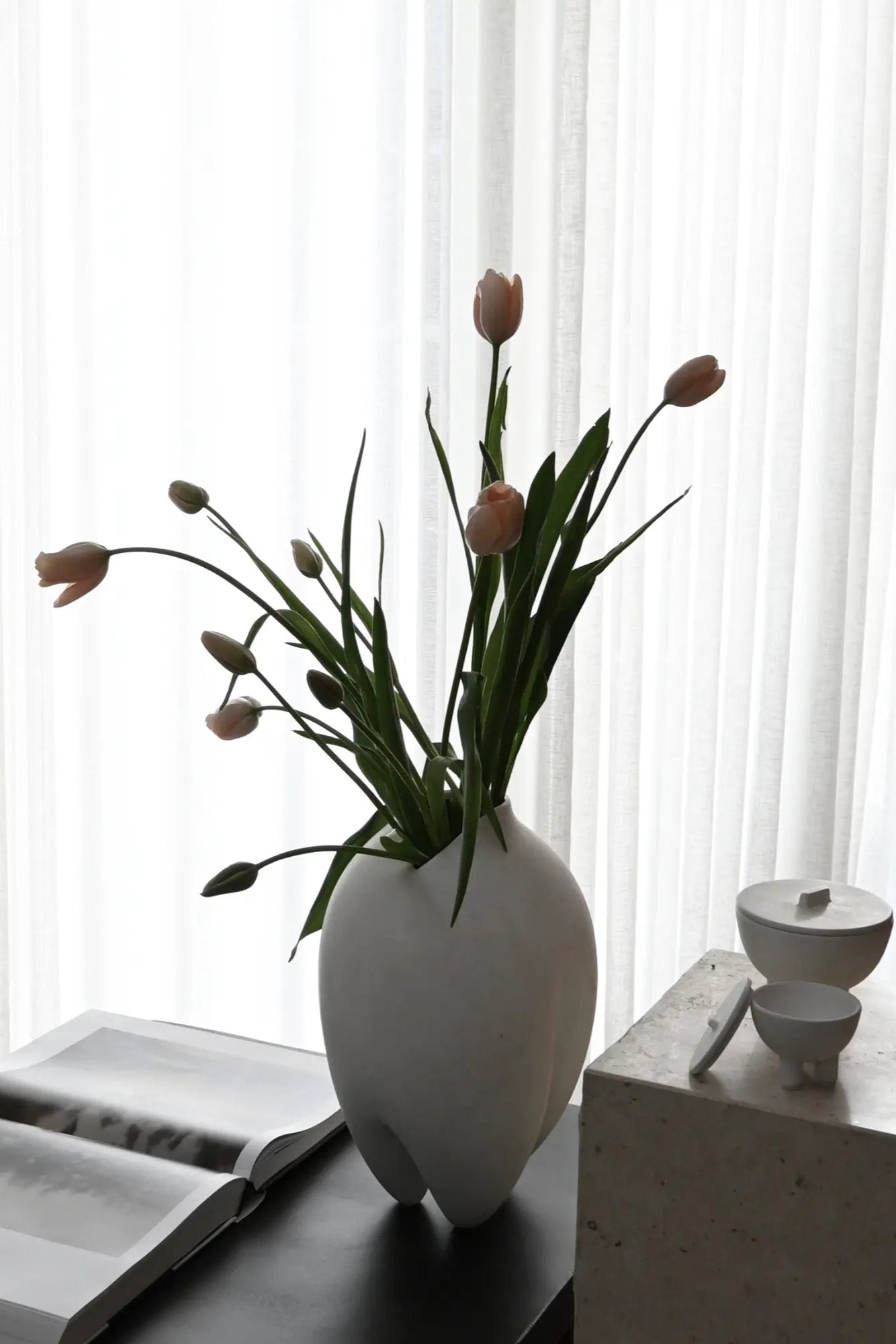 Minimalist Sumo Vase Slim with a narrow design, ideal for small spaces