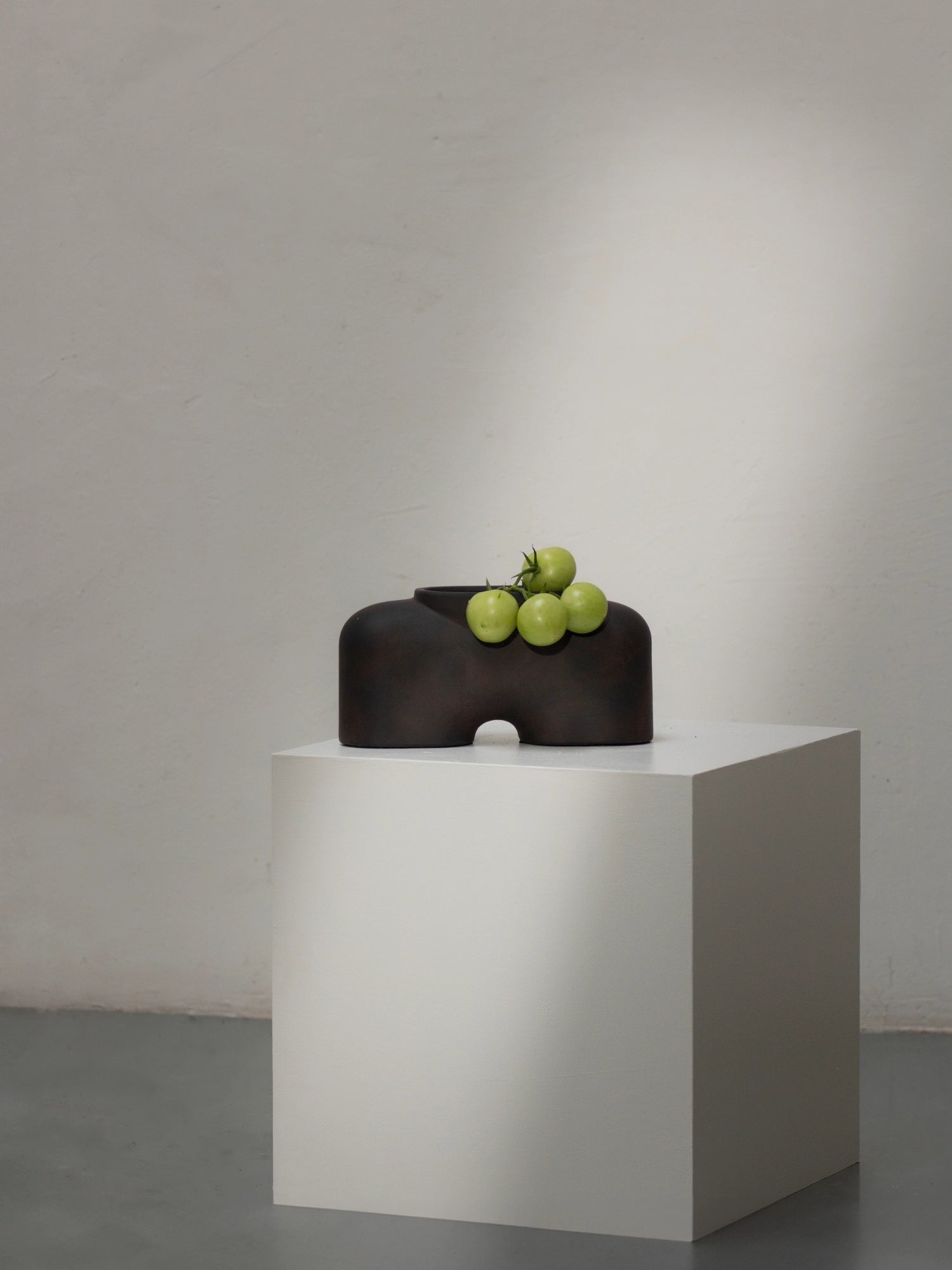 Fat Cobra Vase - Medio by 101 CPH - THAT COOL LIVING