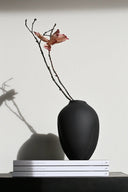 Tall and elegant Sumo Vase Slim, perfect for displaying flowers