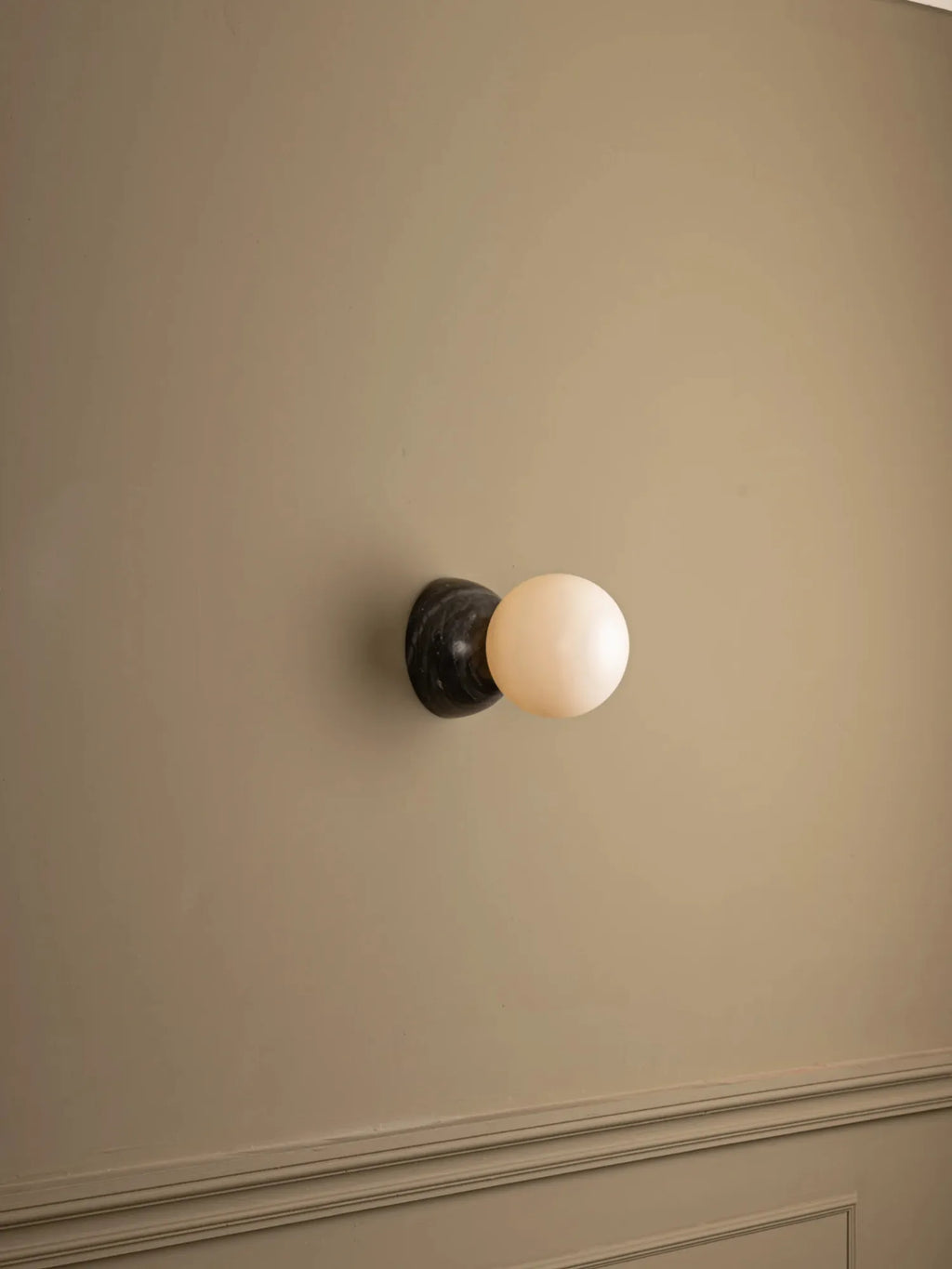 Eklipso Wall Lamp