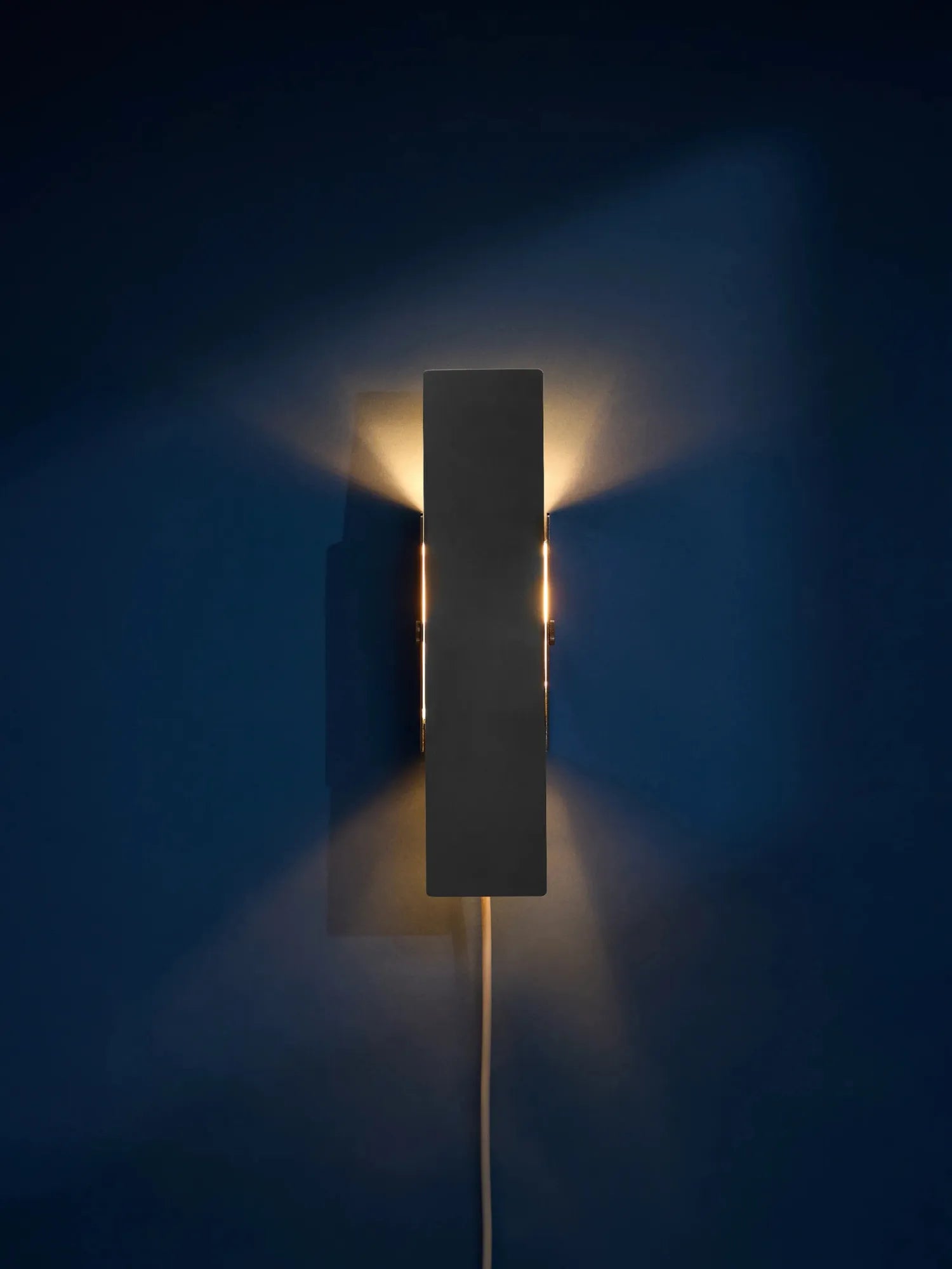 Pivoting Wall Lamp by MOEBE - THAT COOL LIVING