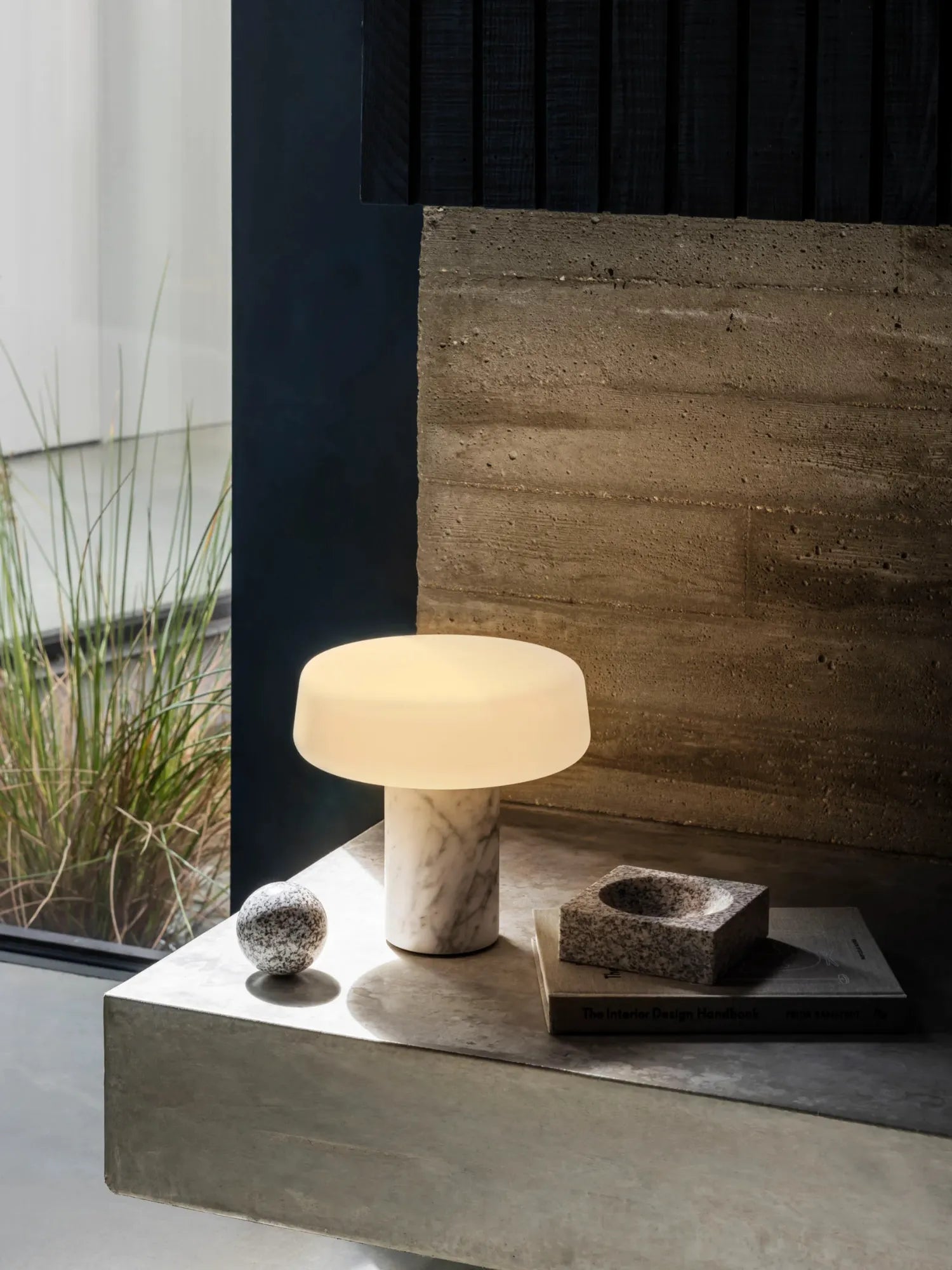 Solid Portable Lamp