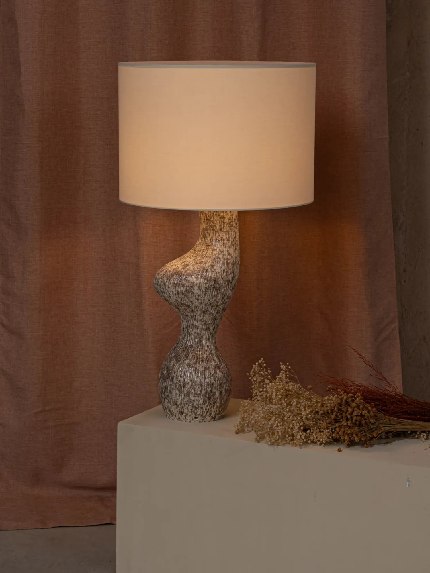 Venuso Table Lamp