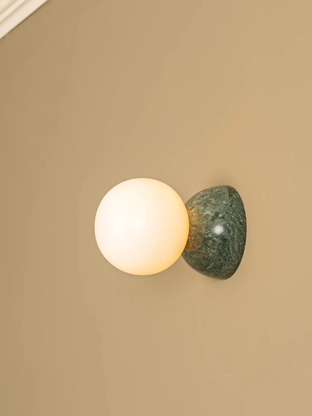 Eklipso Wall Lamp