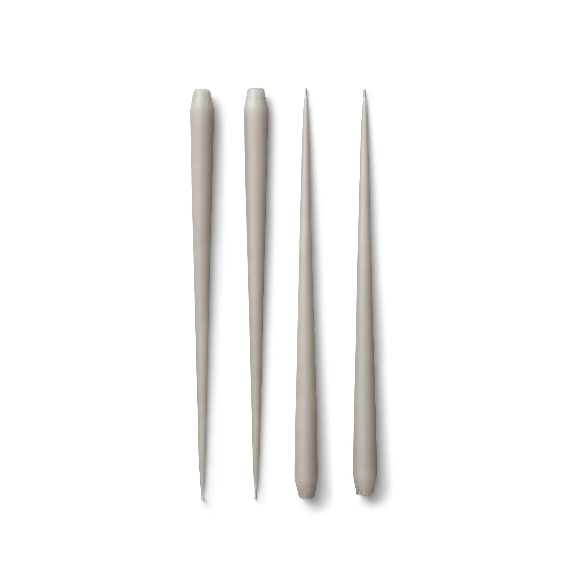 Set of 4 long-lasting and dripless taper candles in assorted colors