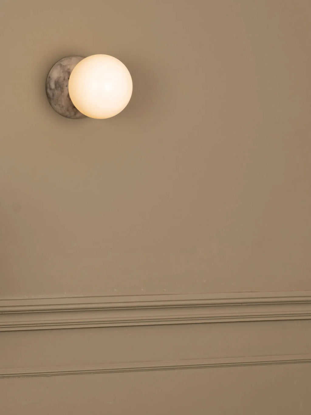 Eklipso Wall Lamp