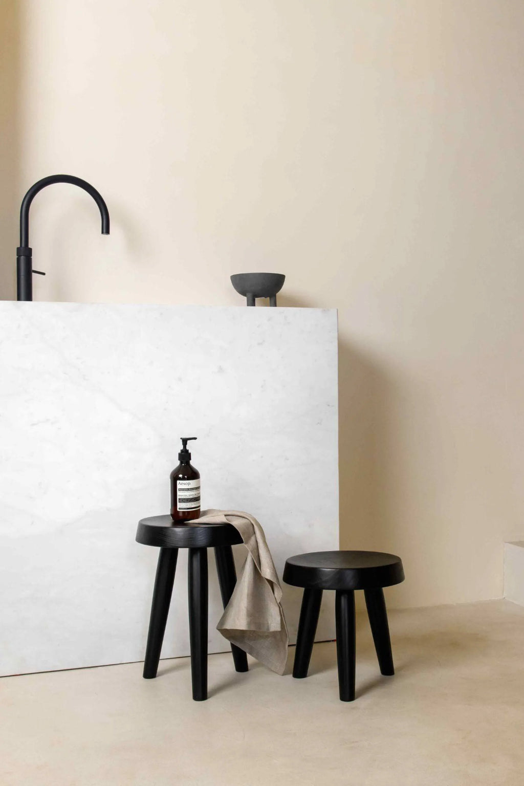 Charles Stools M + L