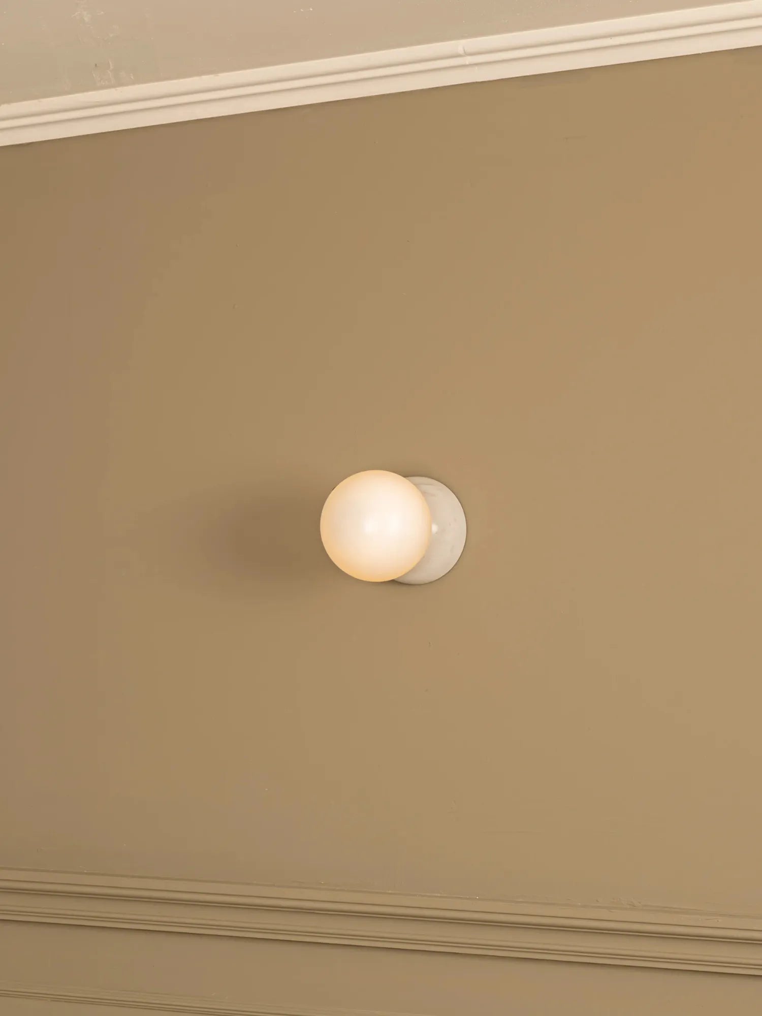 Eklipso Wall Lamp