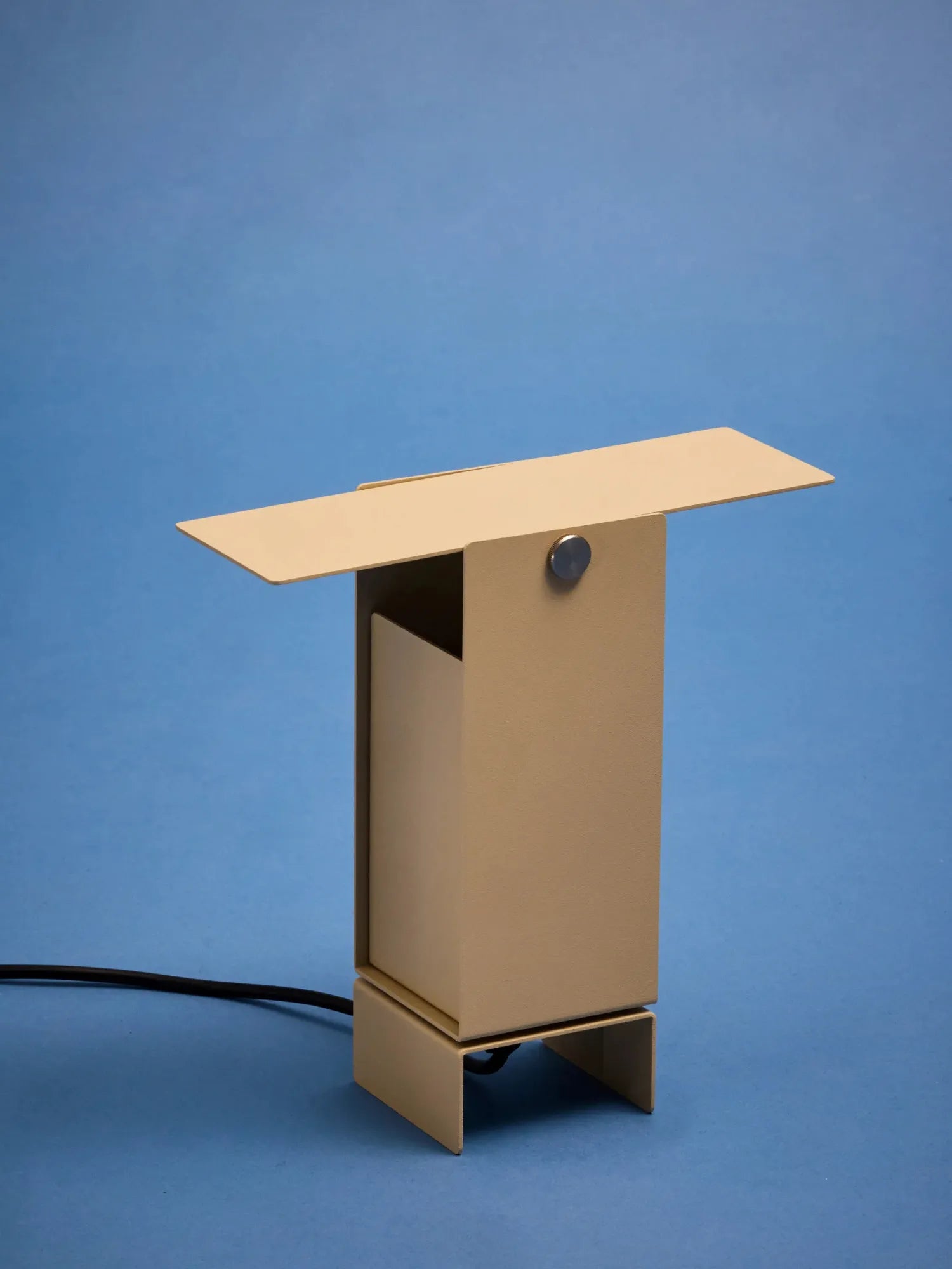 Pivoting Table Lamp by MOEBE - THAT COOL LIVING