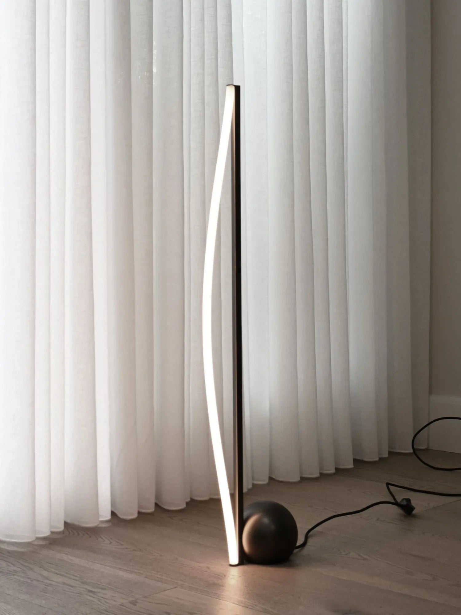 Bow Floor Lamp