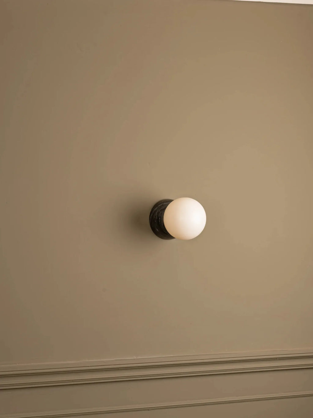Eklipso Wall Lamp