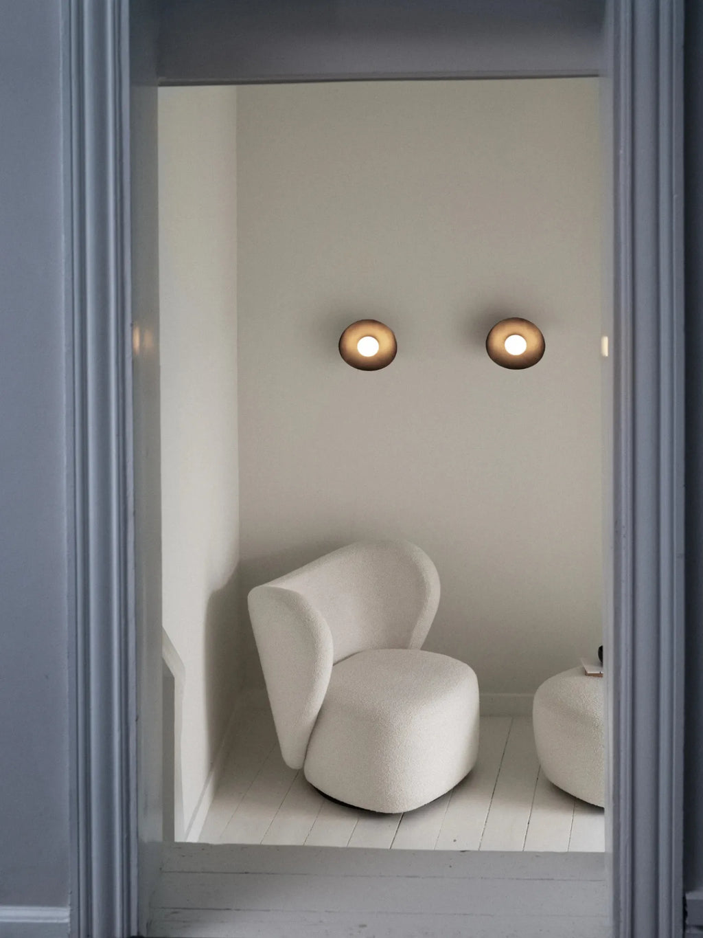 Fuji Wall Lamp
