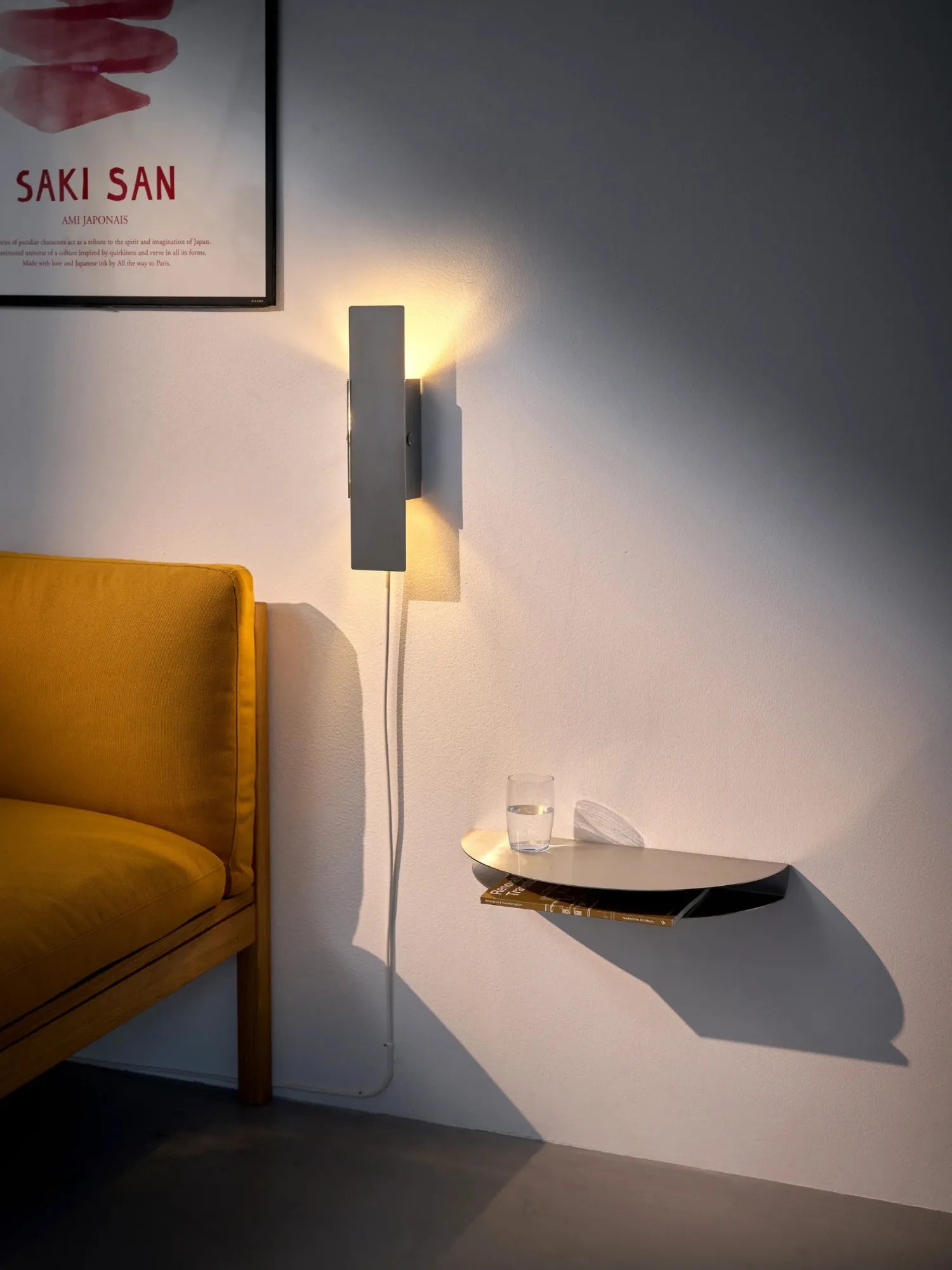 Pivoting Wall Lamp