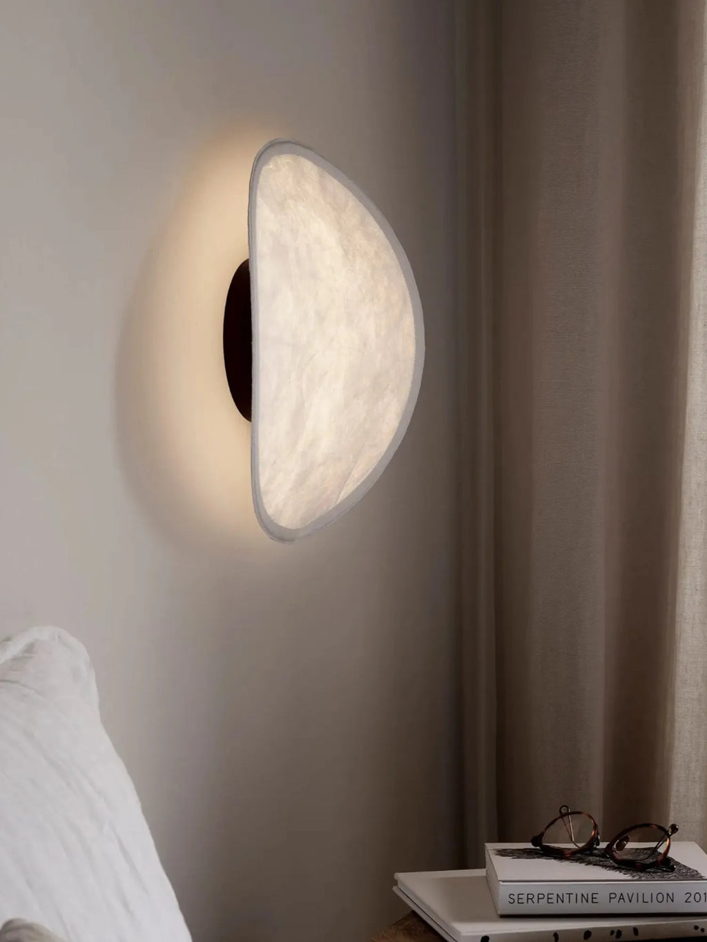 Tense Wall Lamp