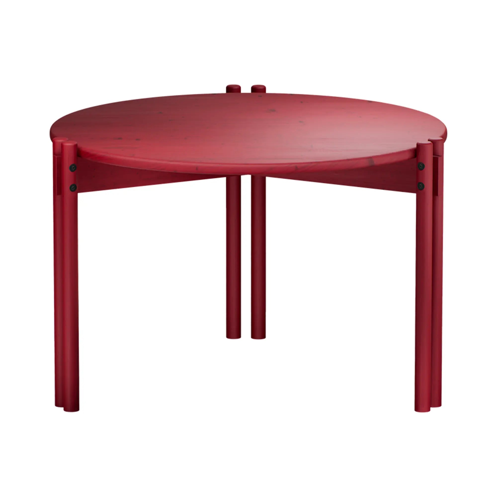 High-quality craftsmanship of the table's solid wood construction