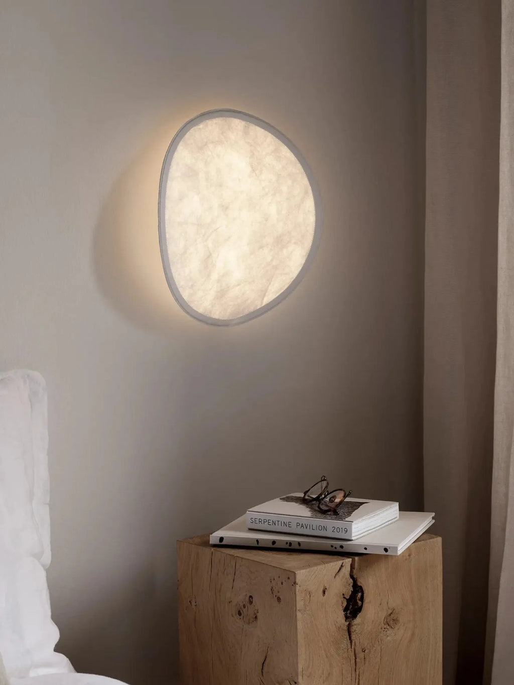 Tense Wall Lamp