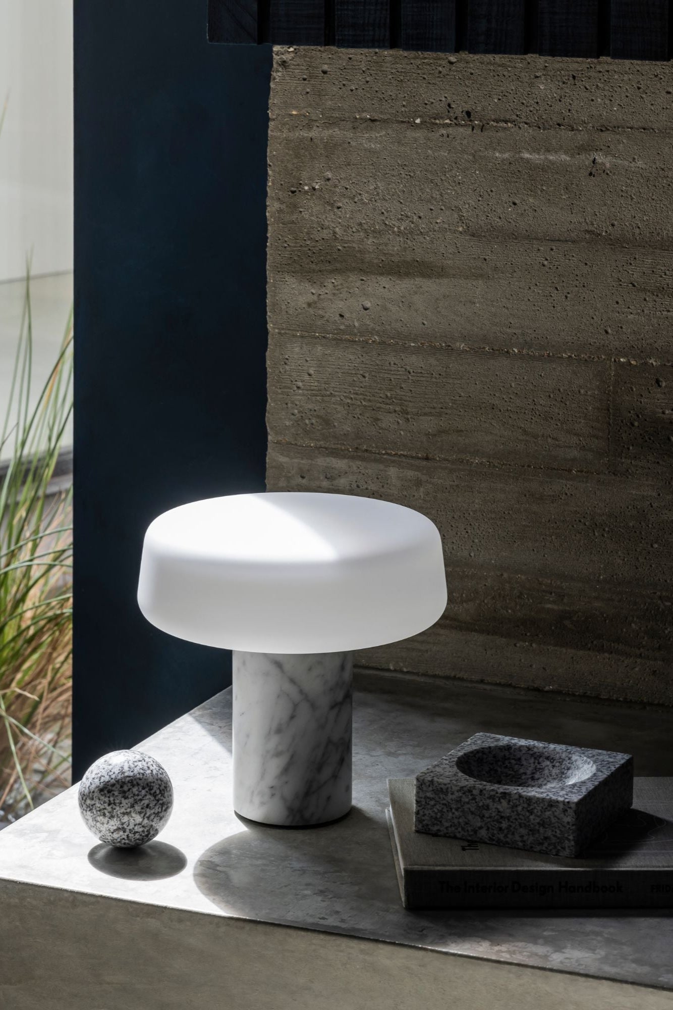 Solid Rechargeable Table Light