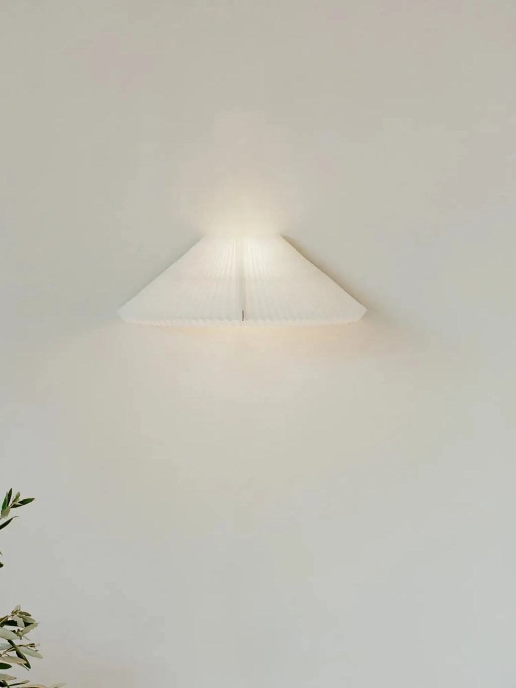 Nebra Wall Lamp