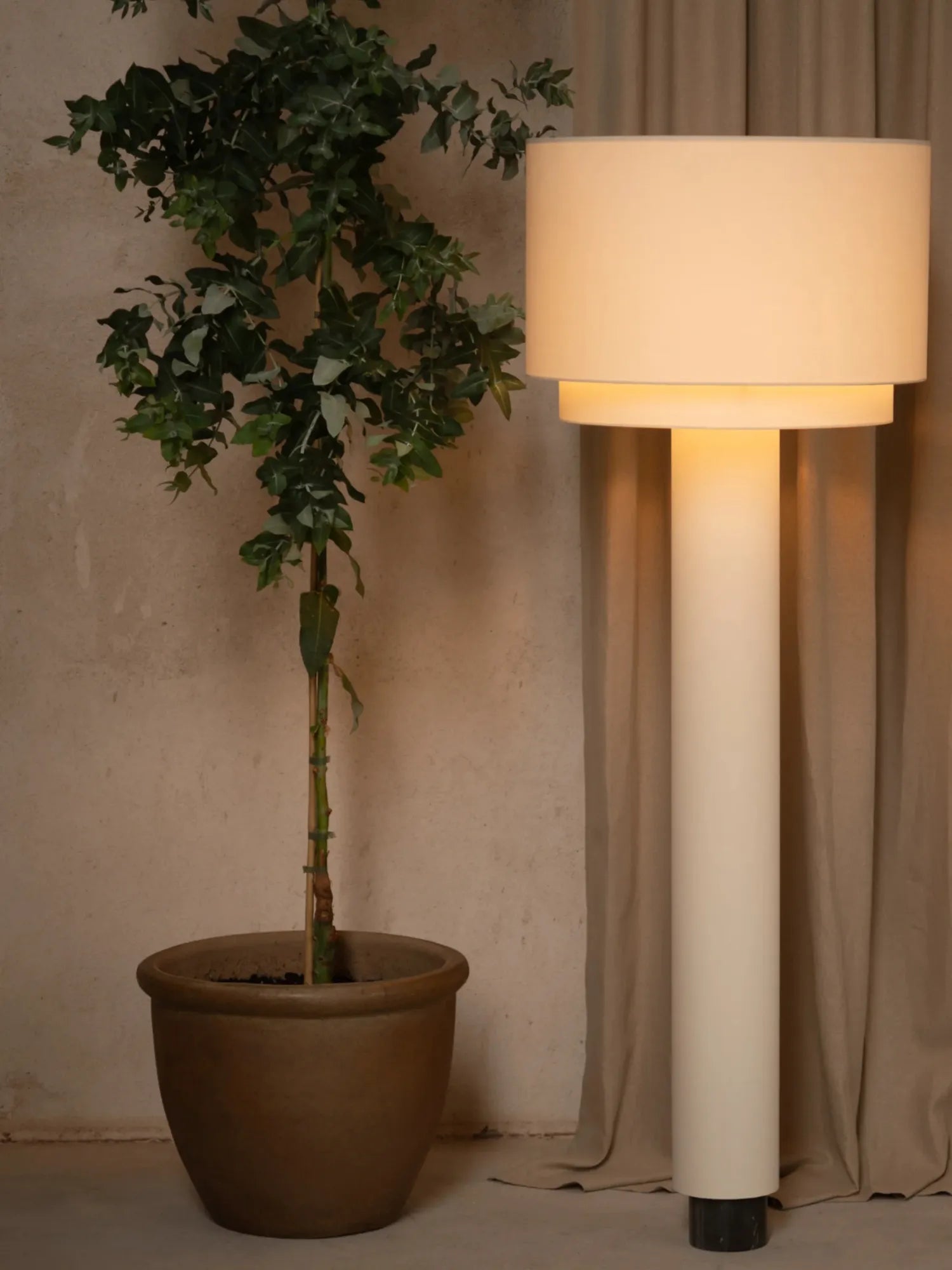 Kolumno Floor Lamp