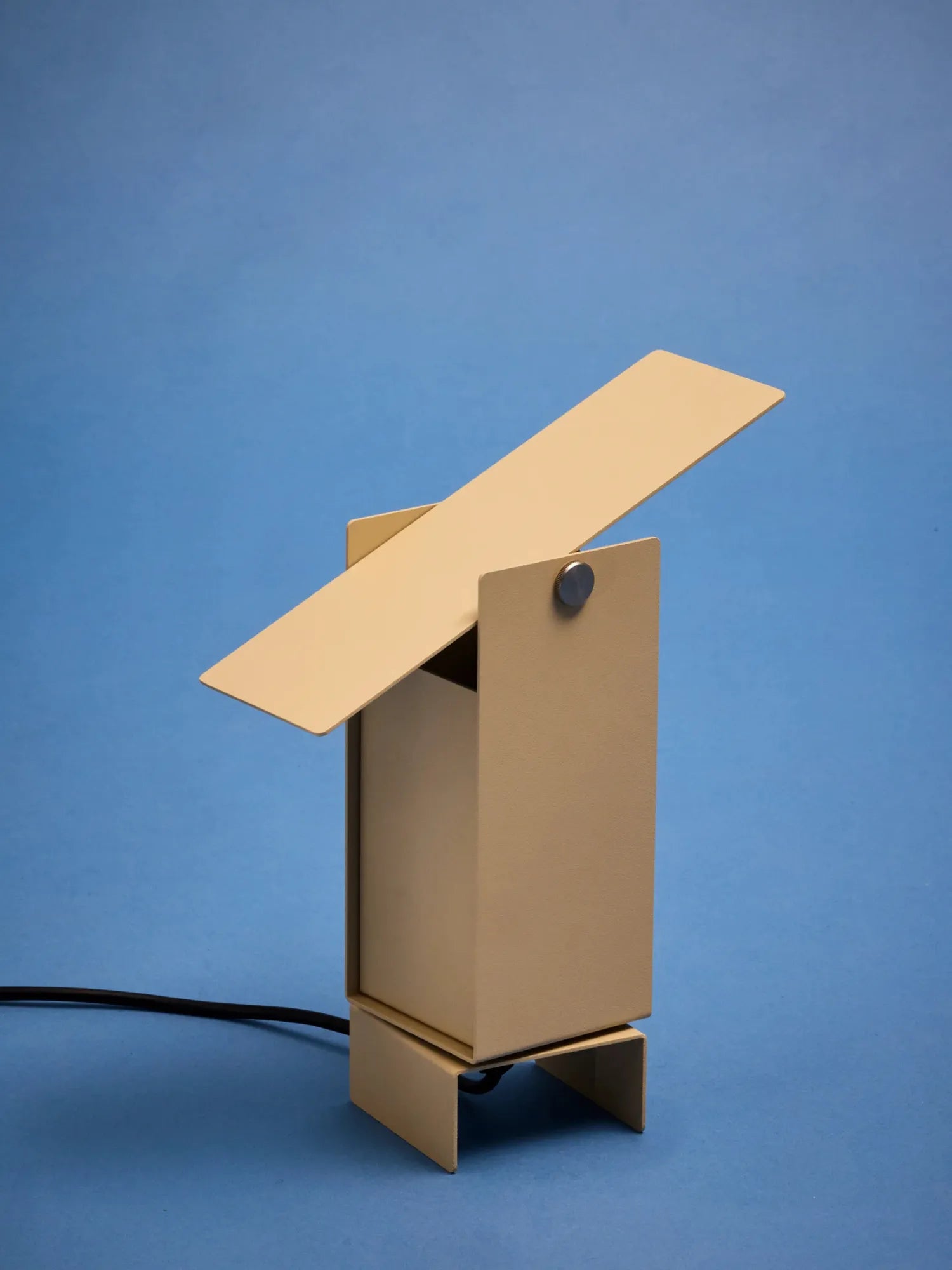 Pivoting Table Lamp by MOEBE - THAT COOL LIVING