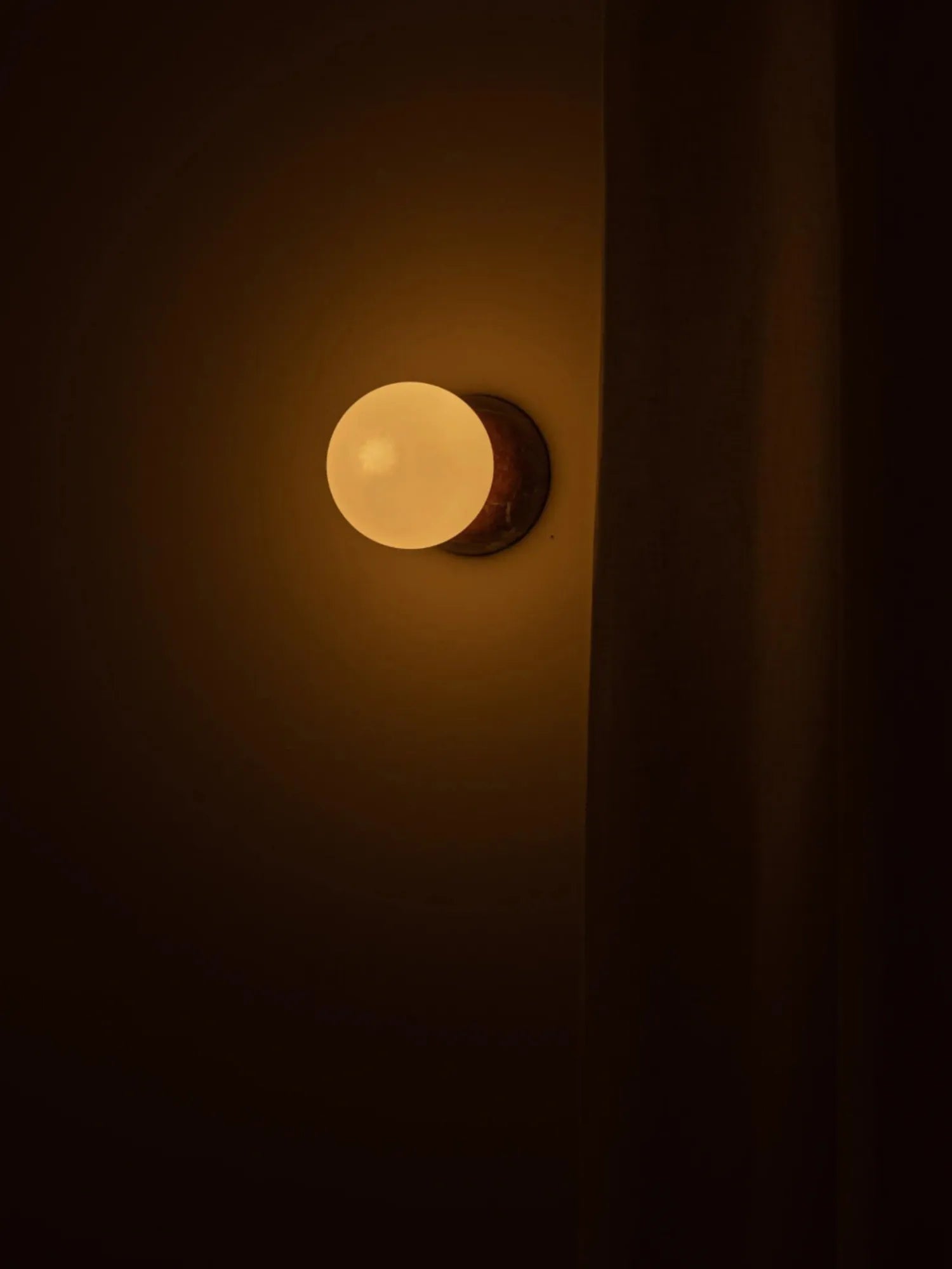 Eklipso Wall Lamp