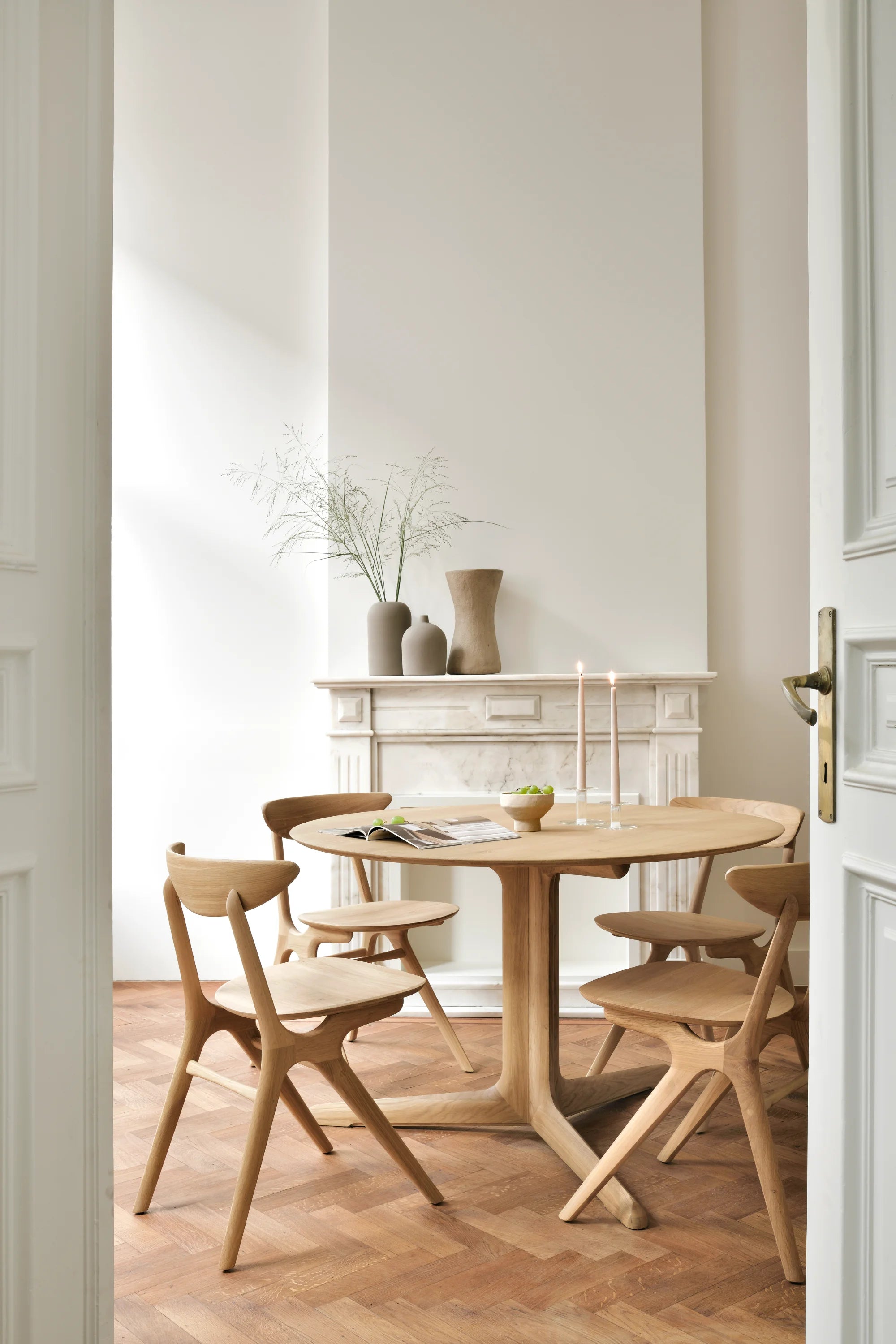 Corto Dining Table