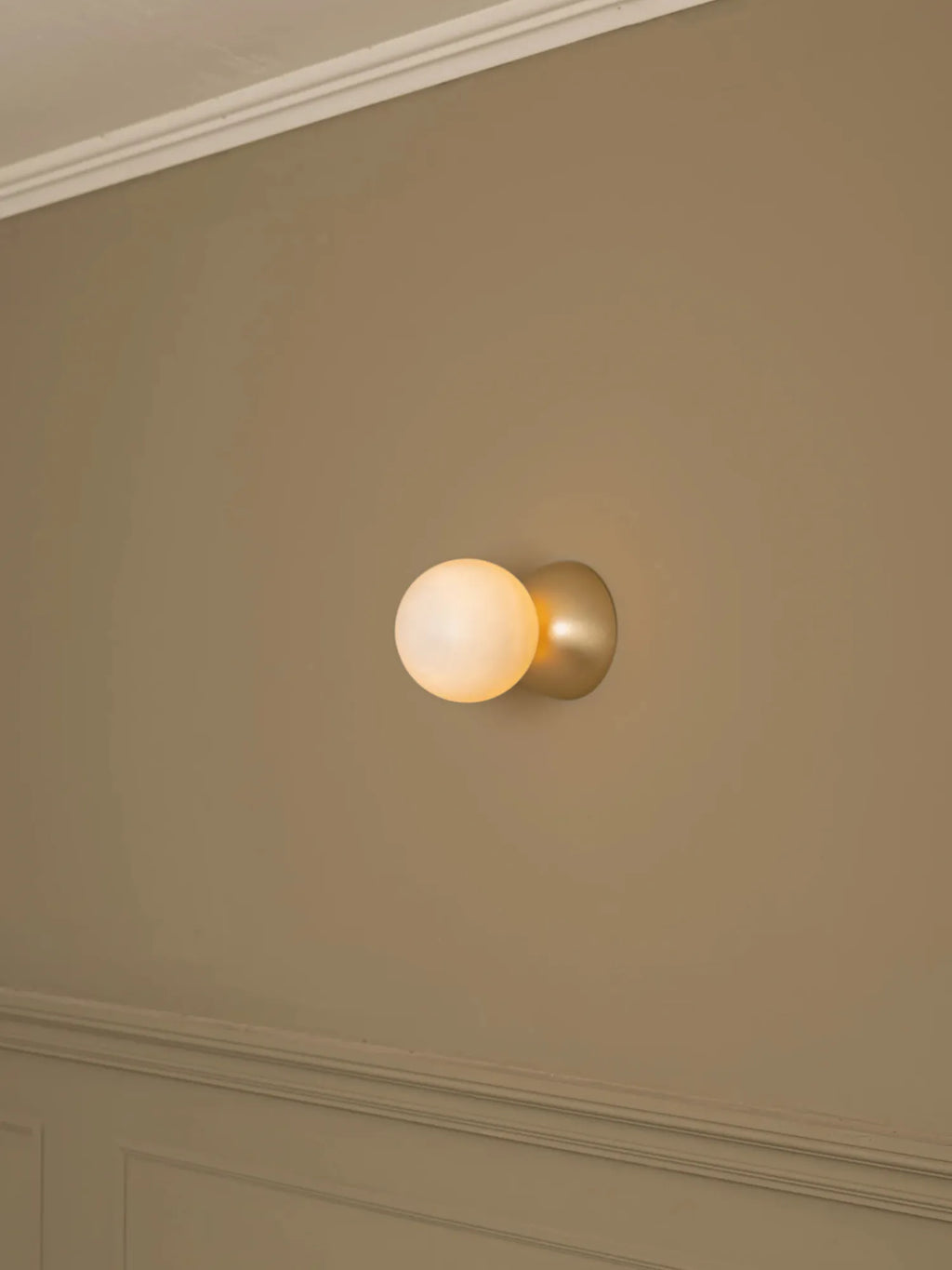 Eklipso Wall Lamp